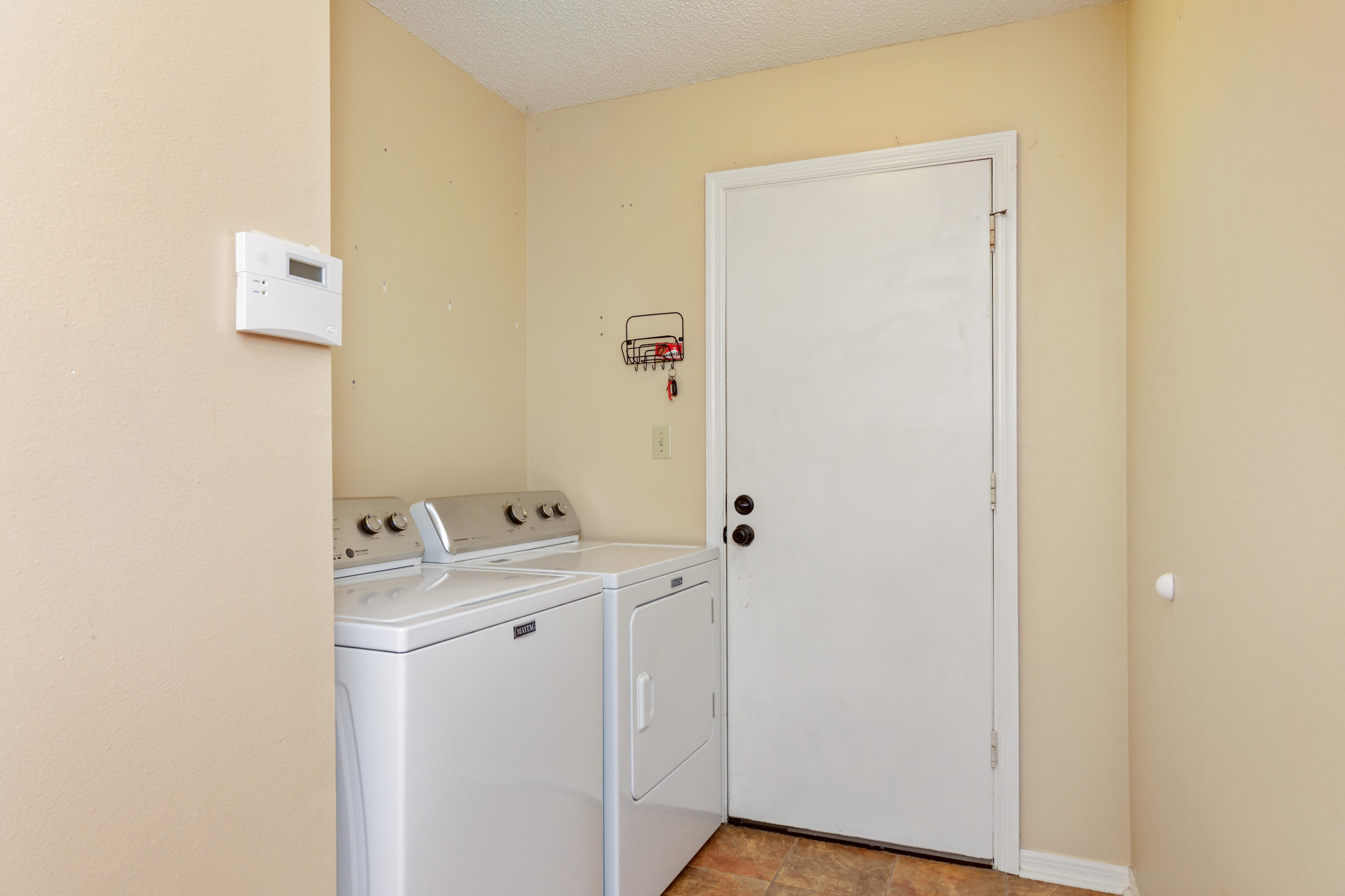 COUNTRY CLUB ESTATES 1 OF CRESTVIEW - Residential