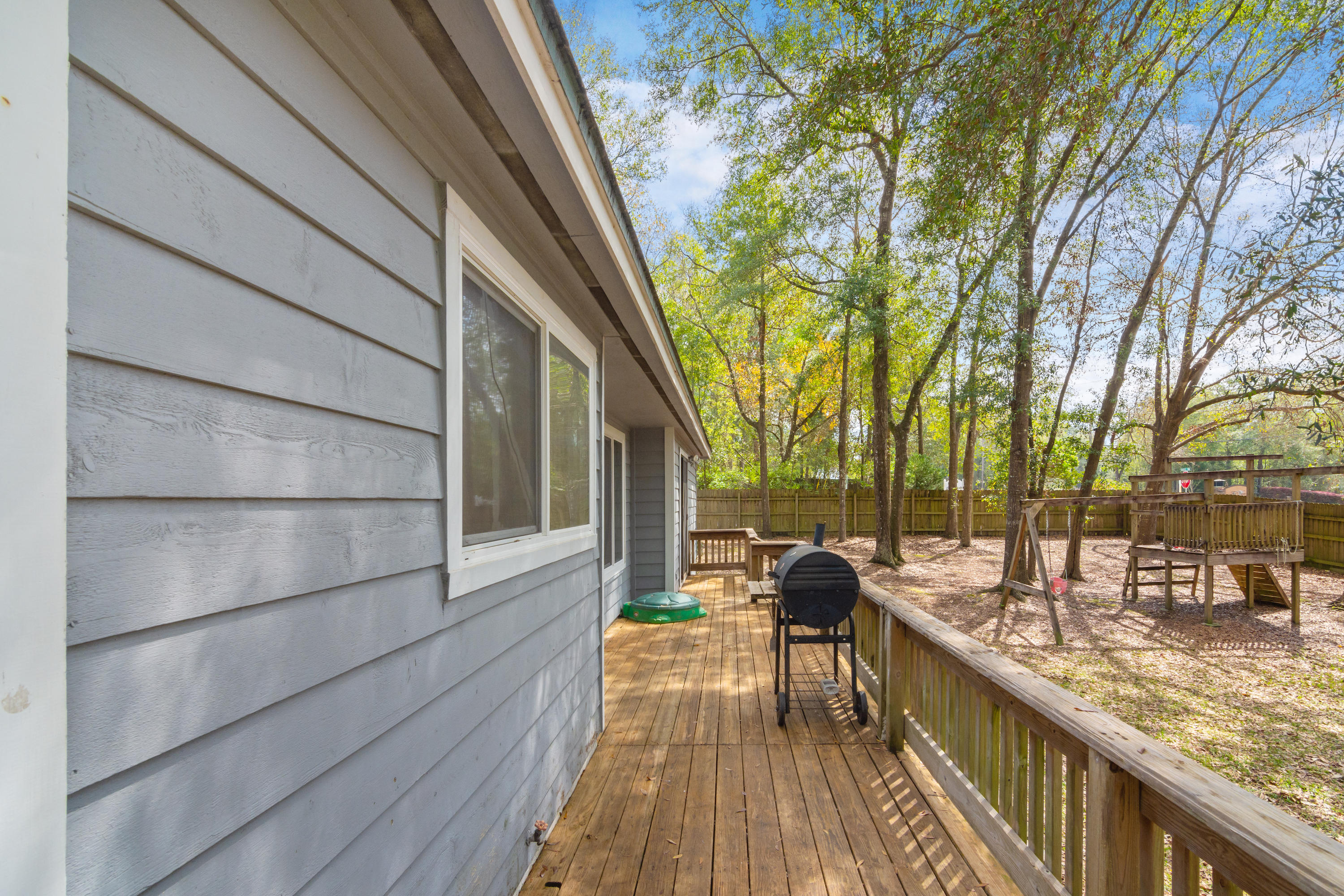 COUNTRY CLUB ESTATES 1 OF CRESTVIEW - Residential