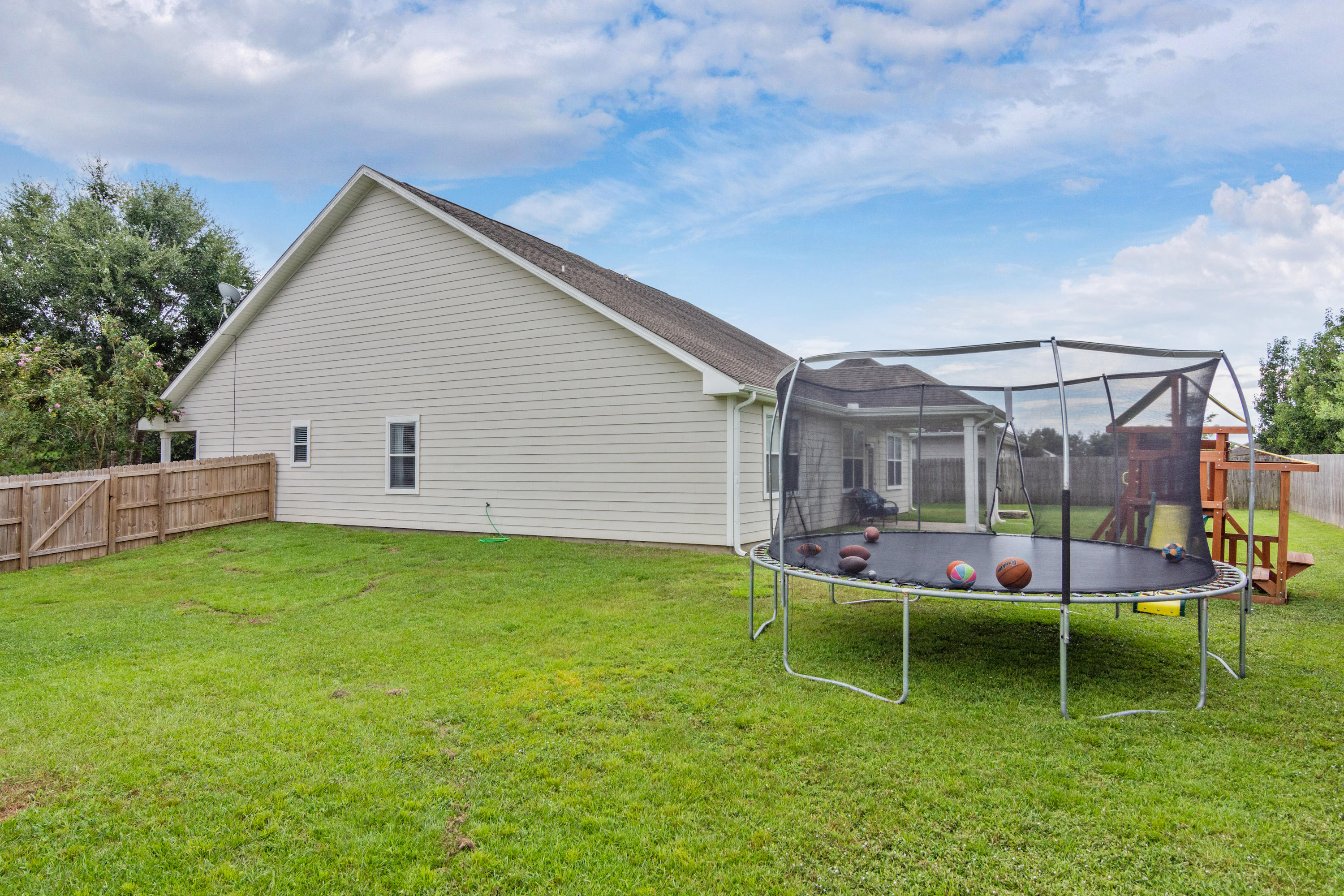 ROLLING RIDGE S/DLOT 19 - Residential