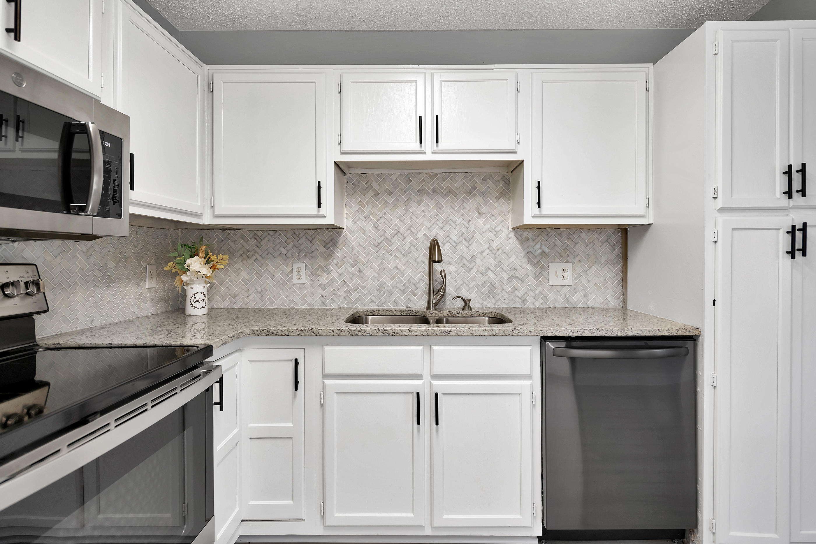 HIDDEN TRAILS PH 1 - Residential