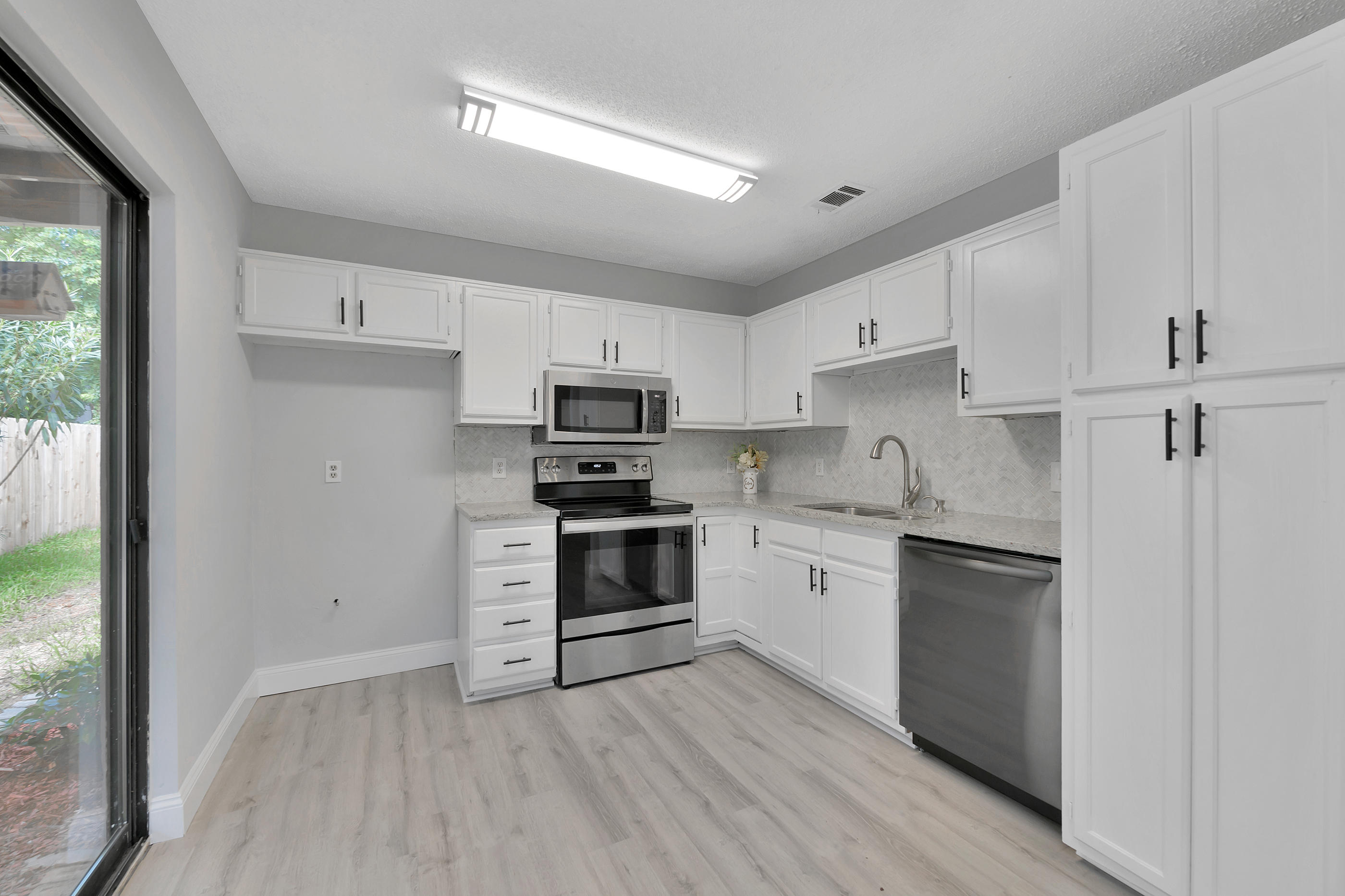 HIDDEN TRAILS PH 1 - Residential