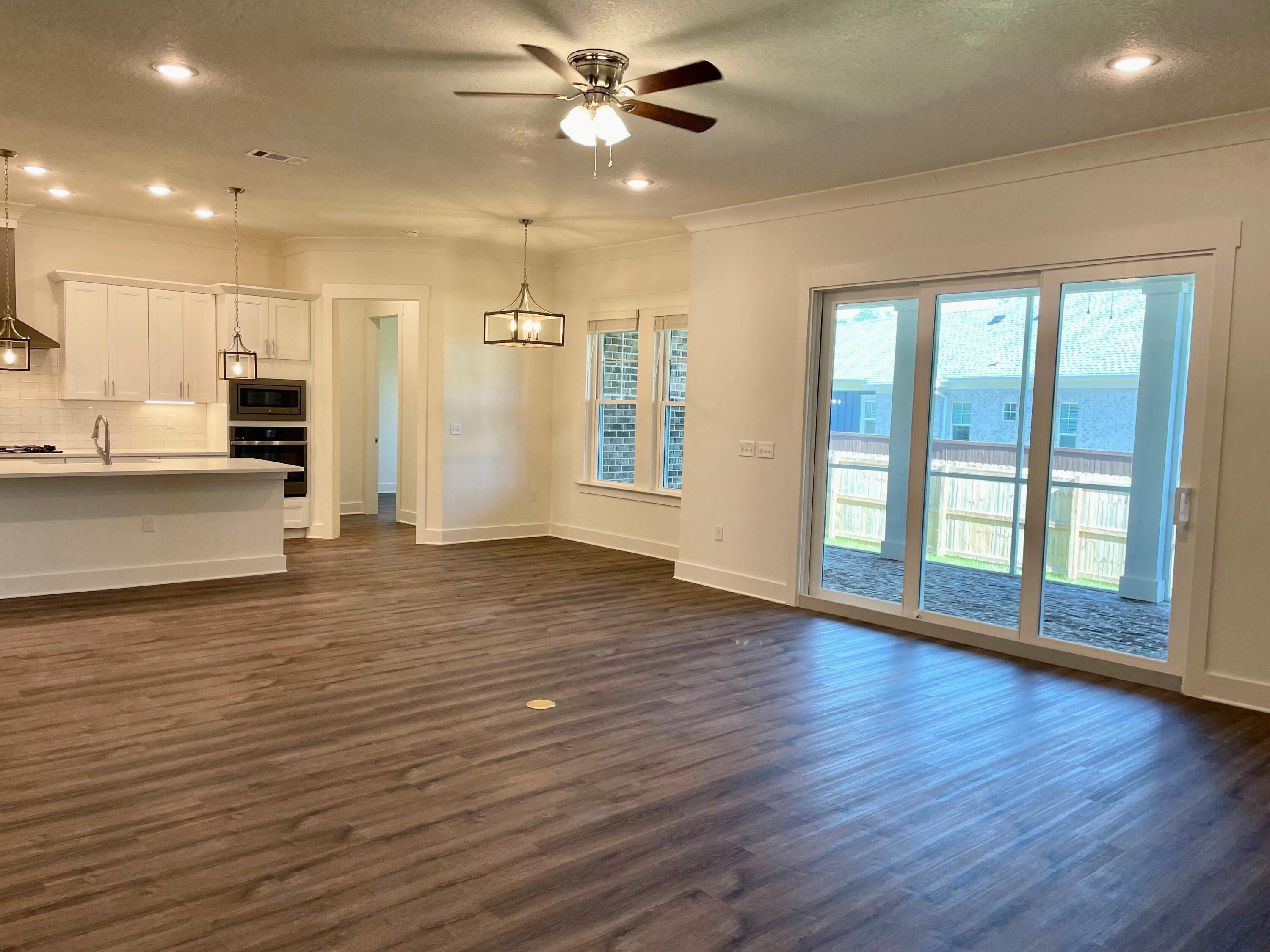 DEER MOSS CREEK - Residential