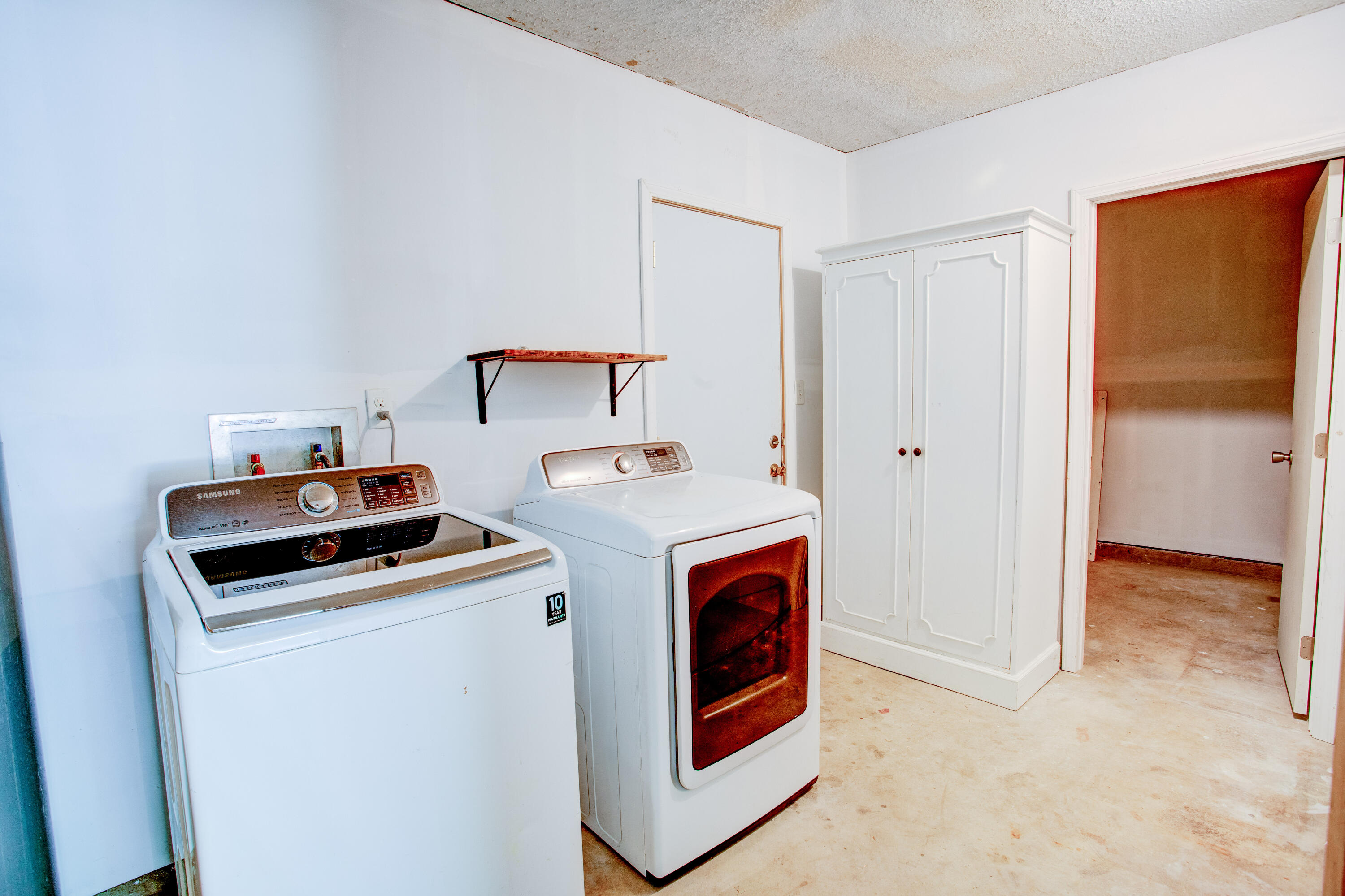 CASA LOMA S/D LOT 20 BLK 4 LESS W 3 FT - Residential