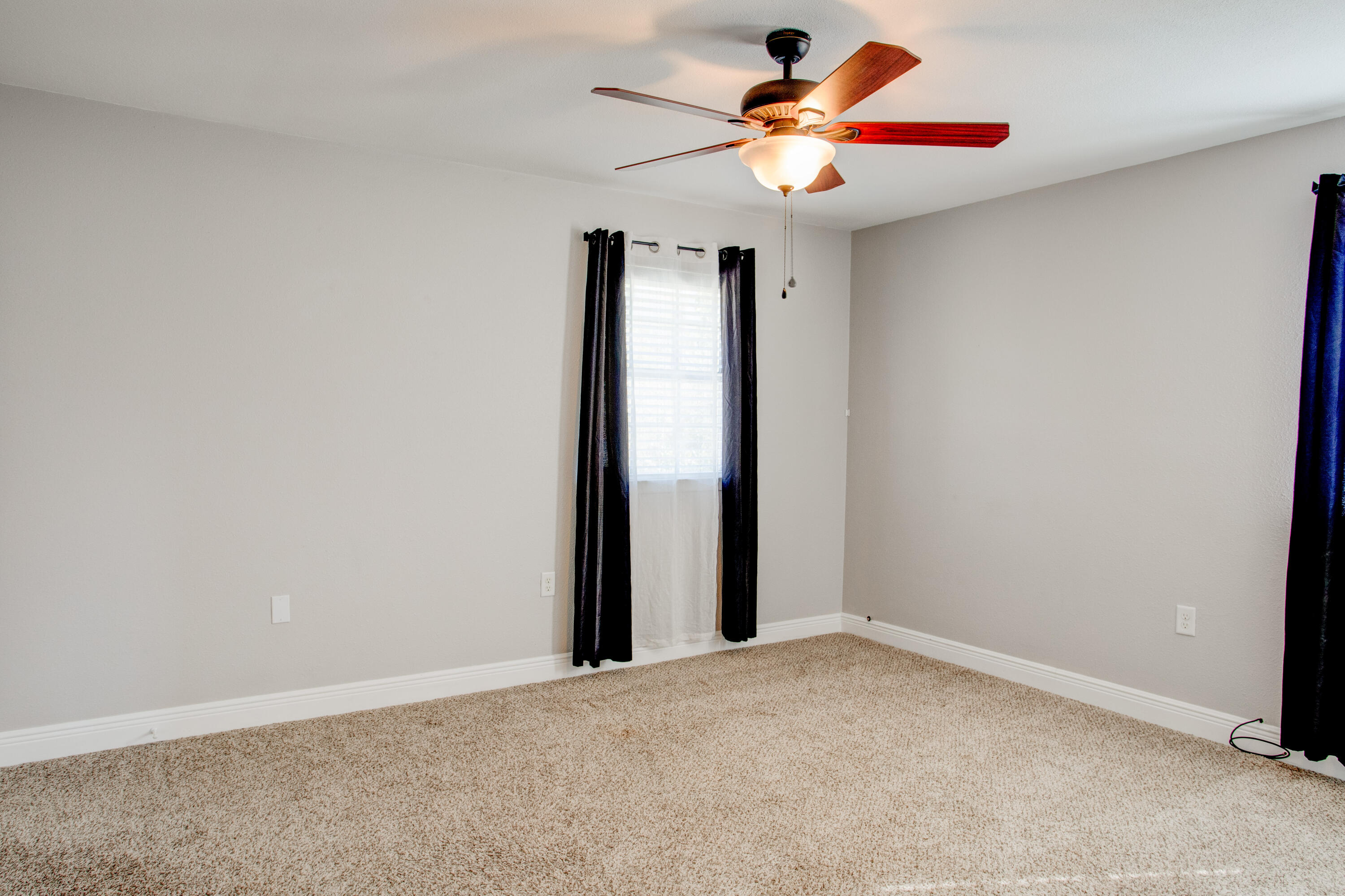CASA LOMA S/D LOT 20 BLK 4 LESS W 3 FT - Residential