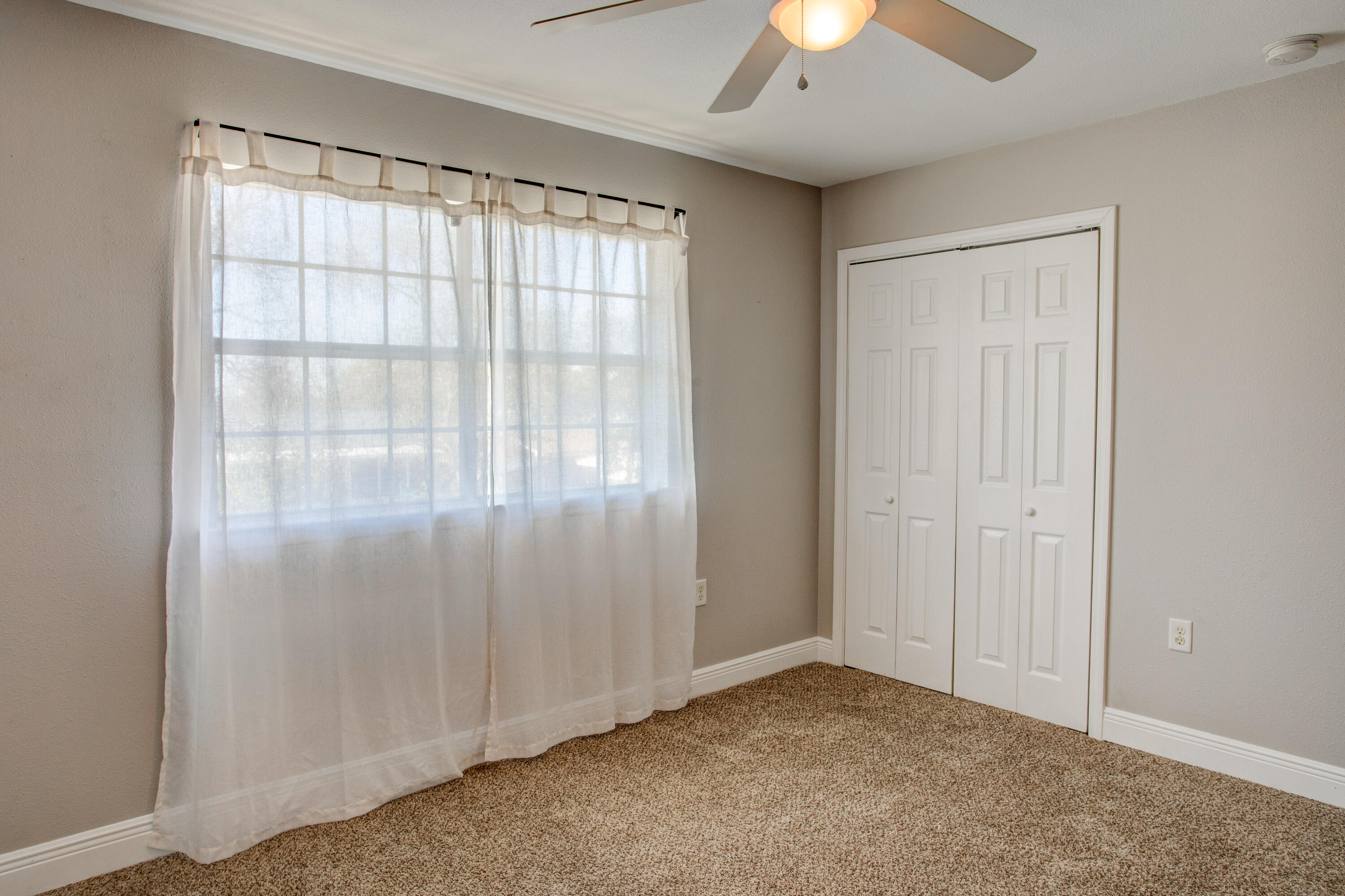 CASA LOMA S/D LOT 20 BLK 4 LESS W 3 FT - Residential