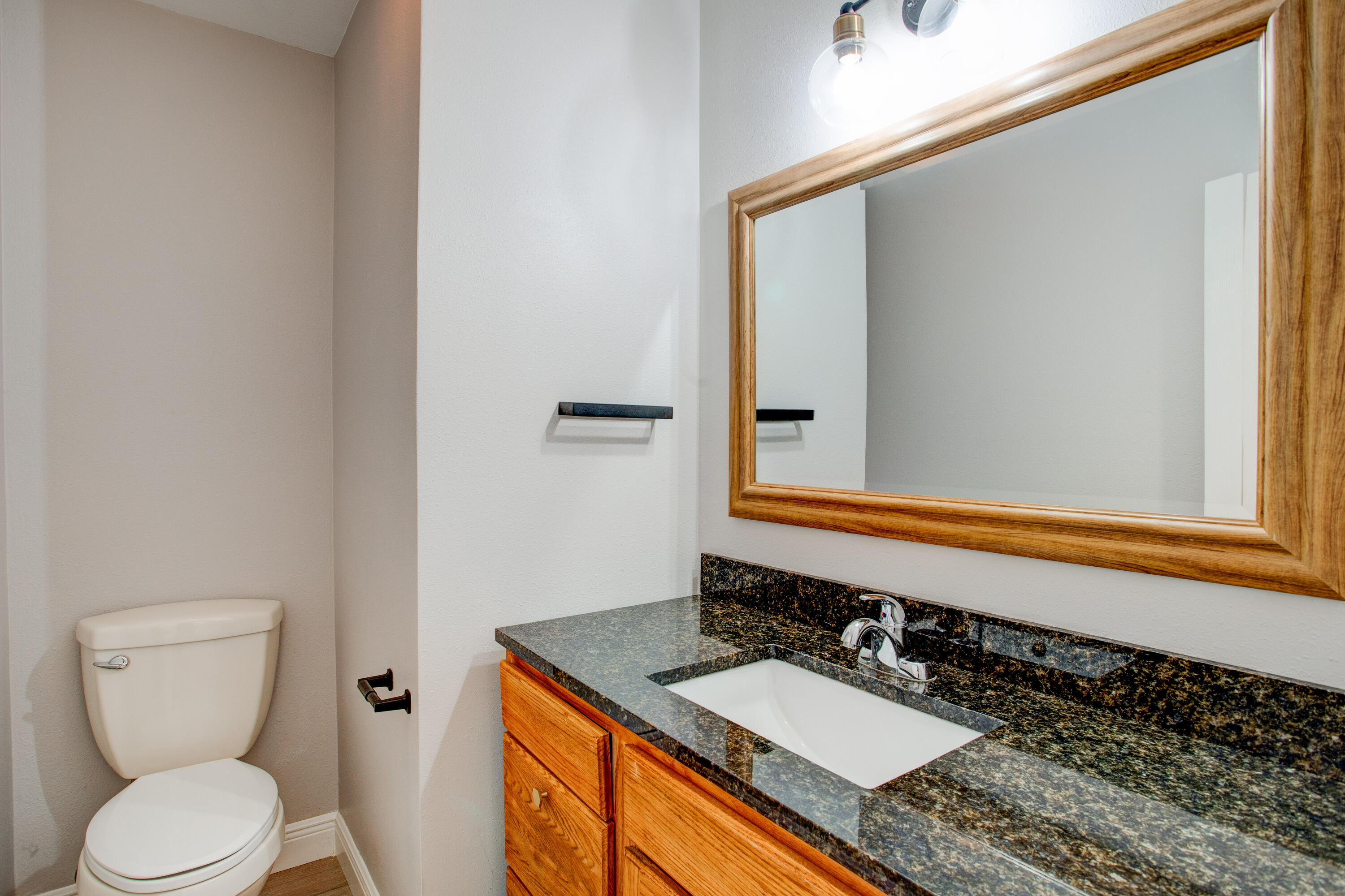 CASA LOMA S/D LOT 20 BLK 4 LESS W 3 FT - Residential