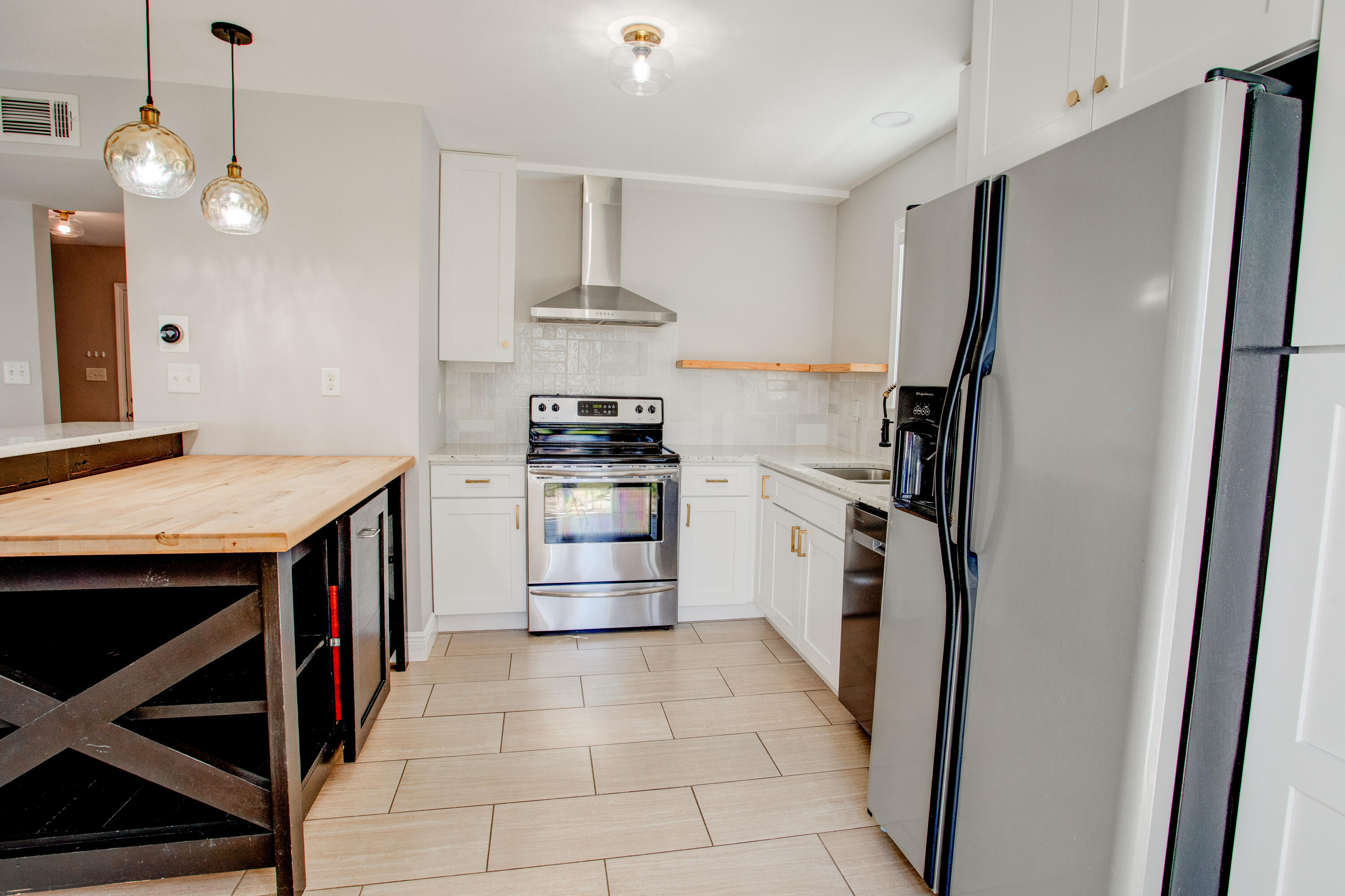 CASA LOMA S/D LOT 20 BLK 4 LESS W 3 FT - Residential