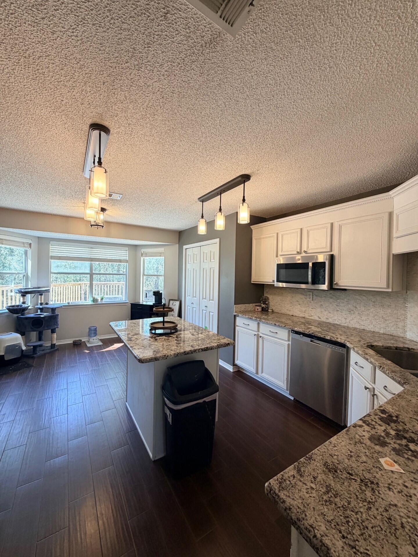 NORTHVIEW ESTATES 6TH ADDN - Residential Lease