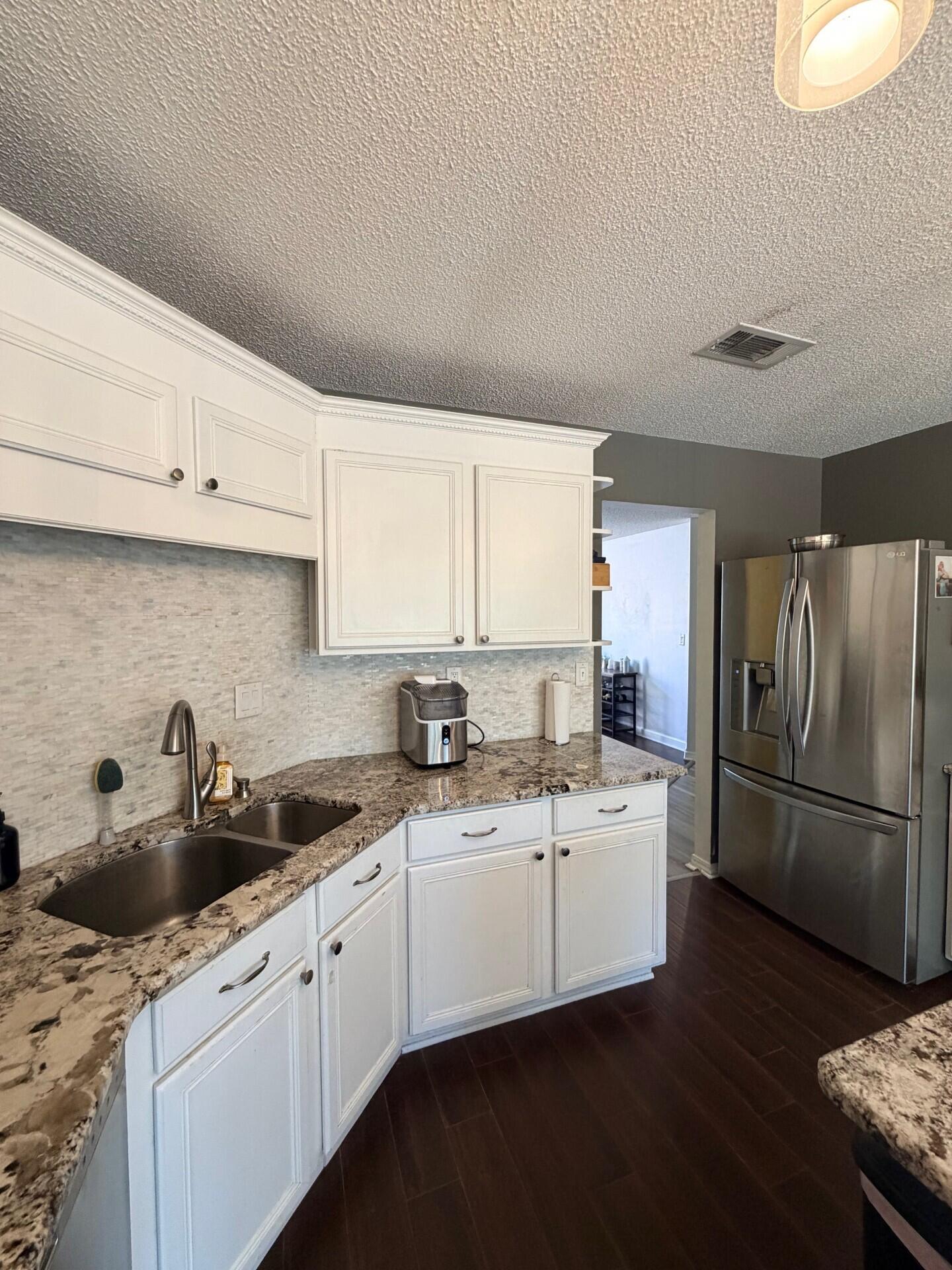 NORTHVIEW ESTATES 6TH ADDN - Residential Lease