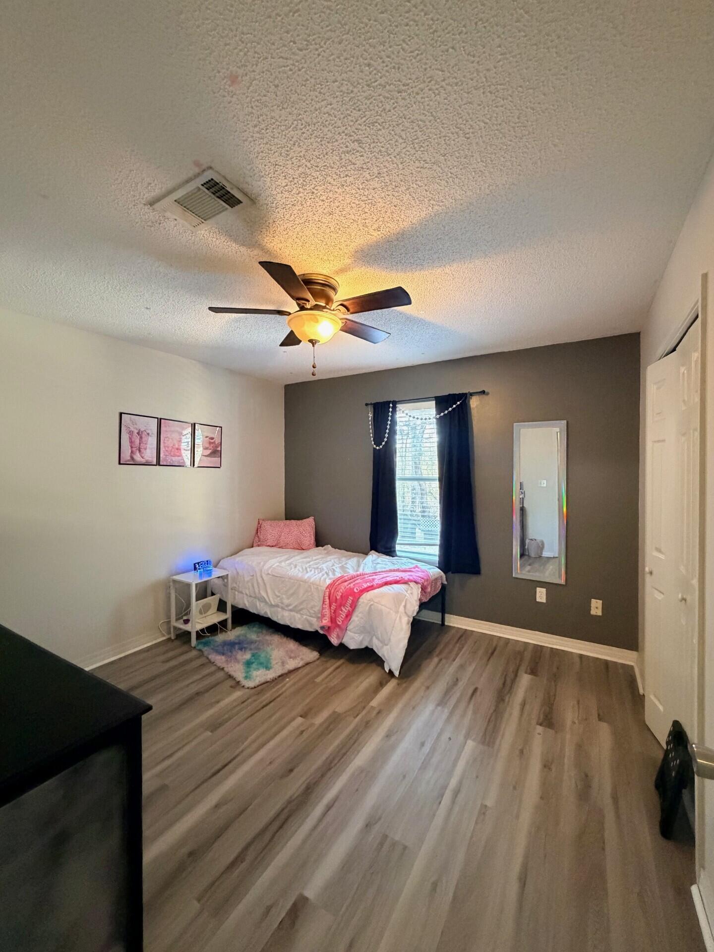 NORTHVIEW ESTATES 6TH ADDN - Residential Lease