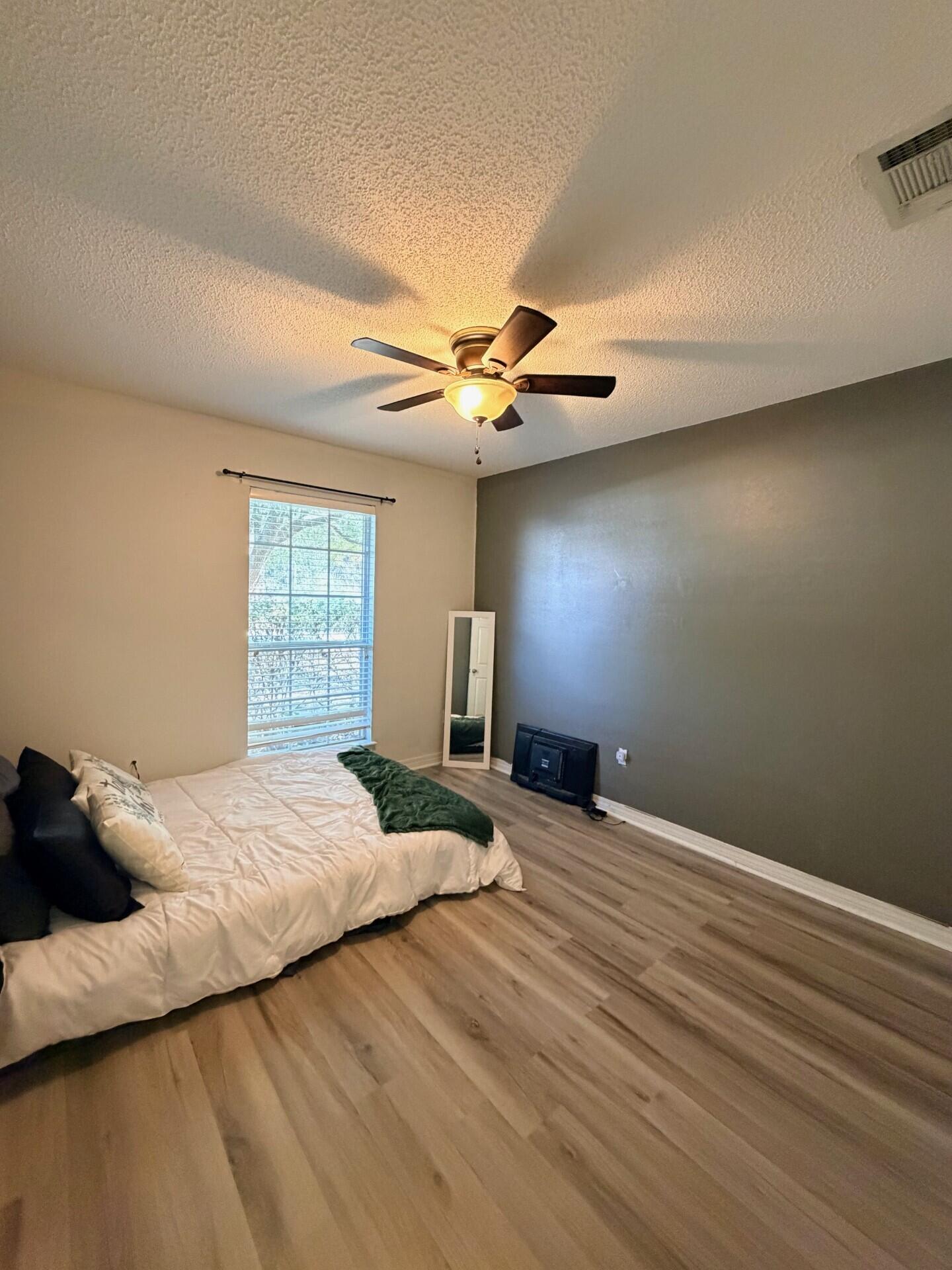 NORTHVIEW ESTATES 6TH ADDN - Residential Lease