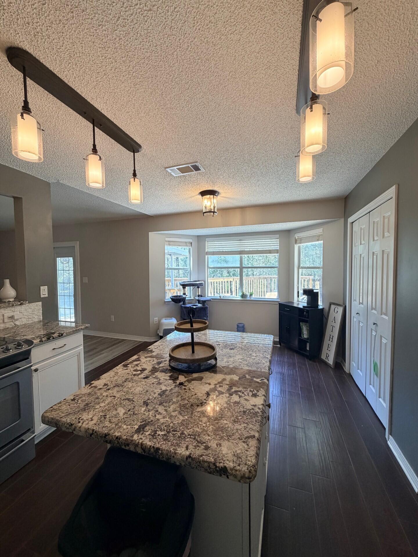 NORTHVIEW ESTATES 6TH ADDN - Residential Lease