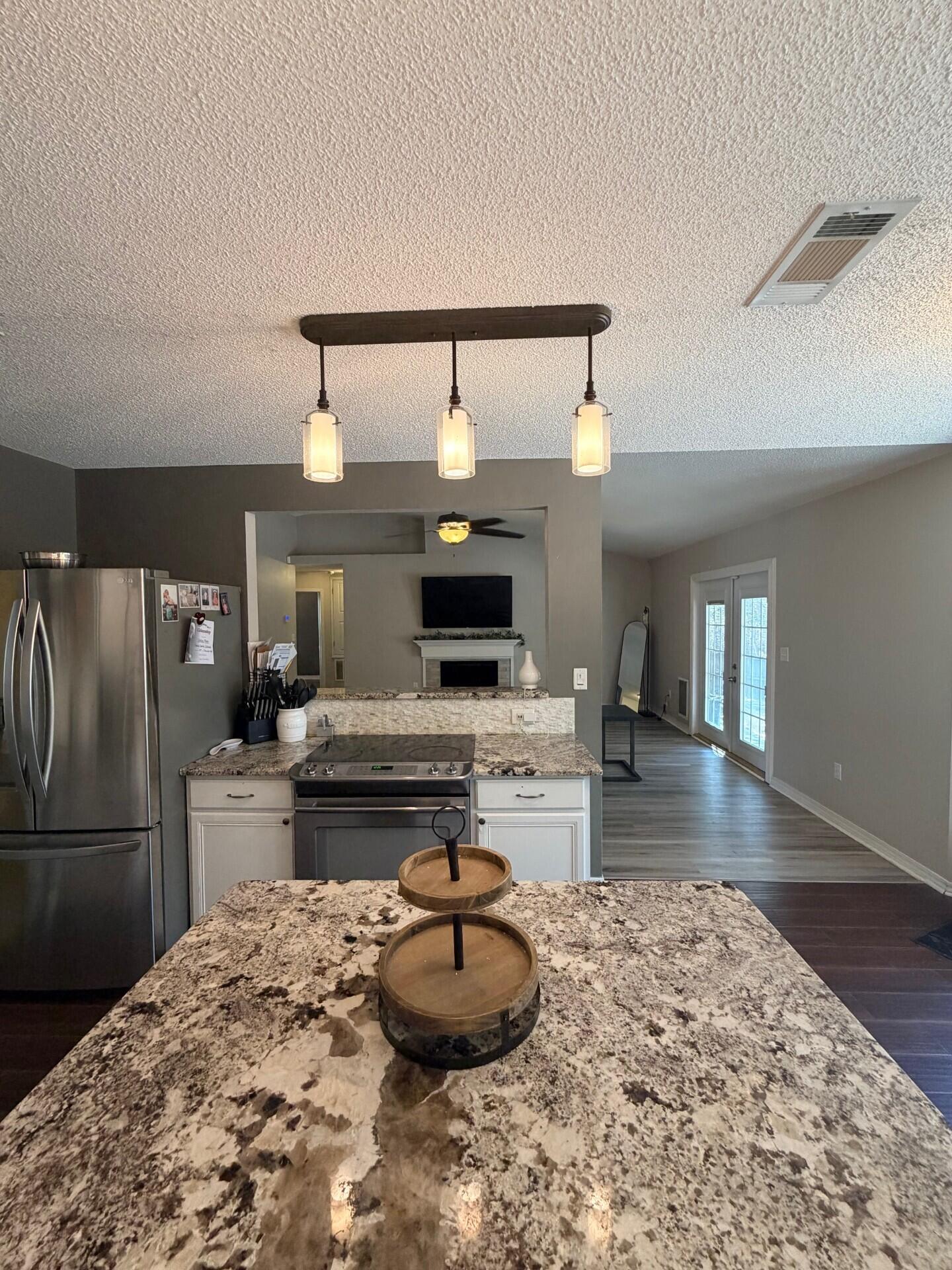 NORTHVIEW ESTATES 6TH ADDN - Residential Lease