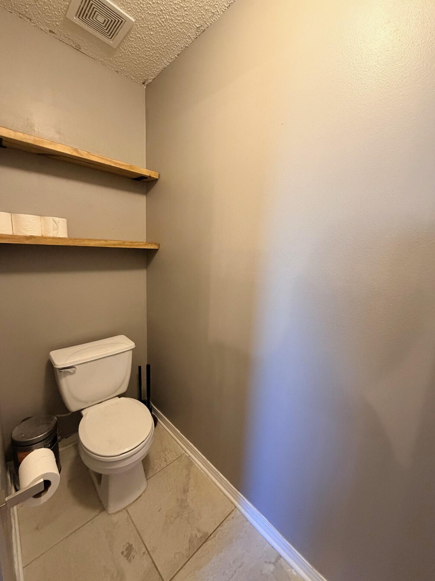 NORTHVIEW ESTATES 6TH ADDN - Residential Lease