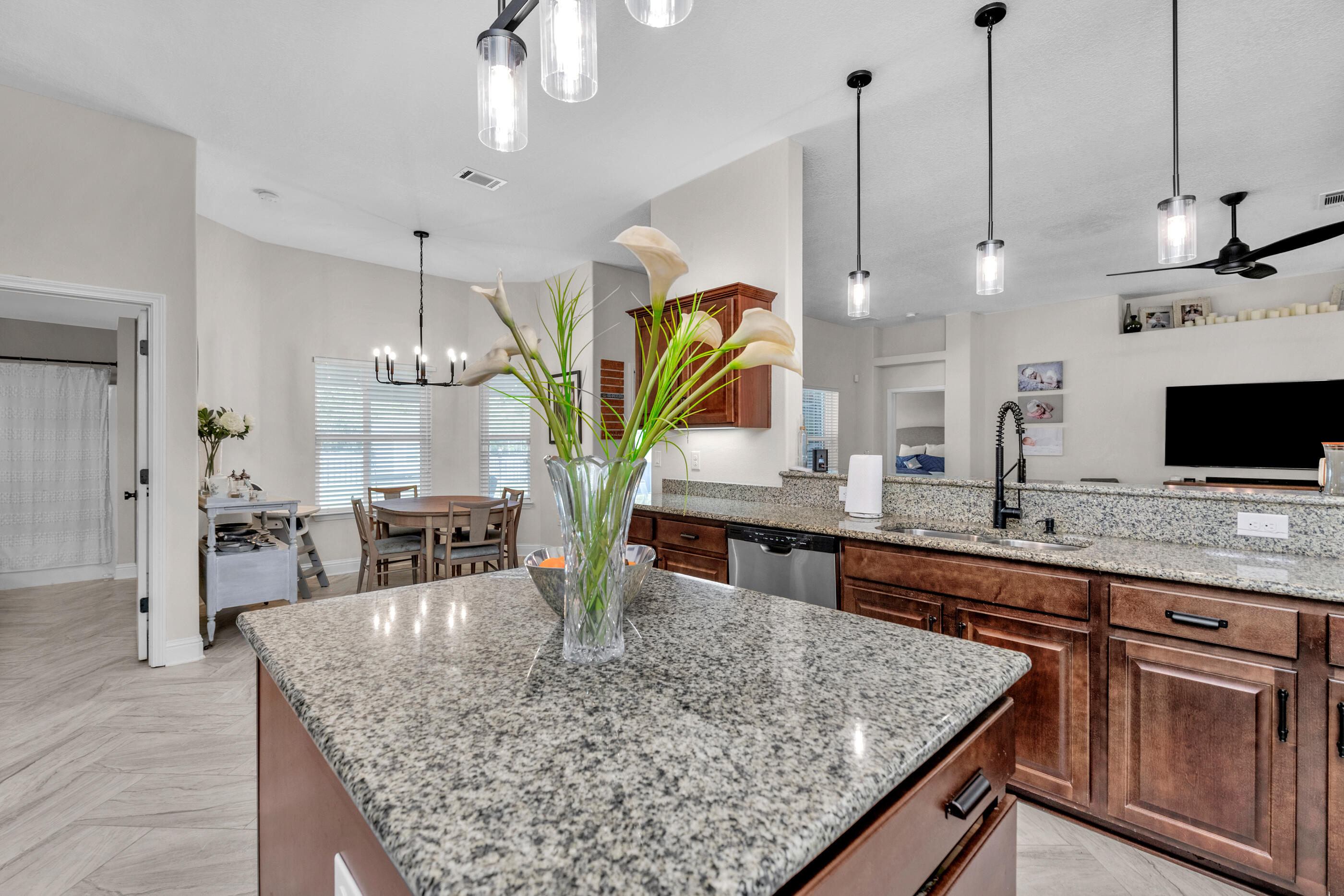 HOLLEY BY THE SEA - Residential