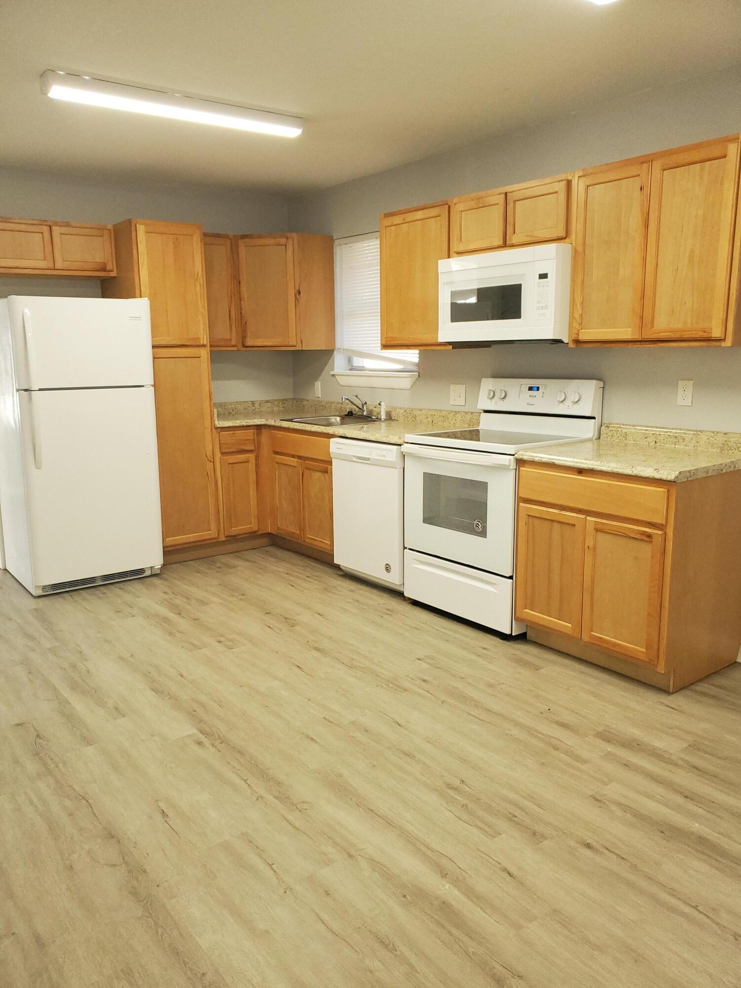 SEABREEZE 4TH ADDN - Residential Lease