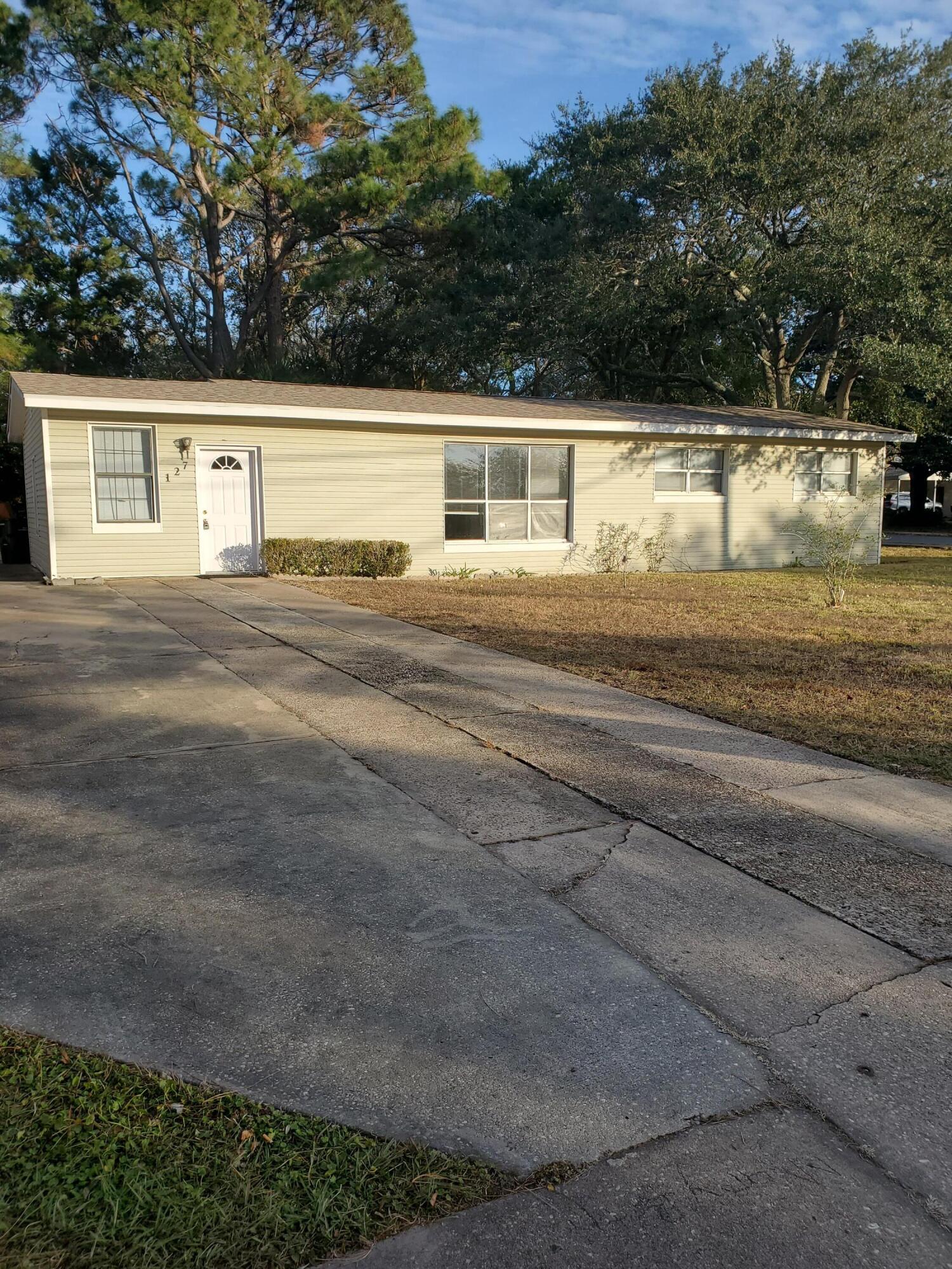 SEABREEZE 4TH ADDN - Residential Lease