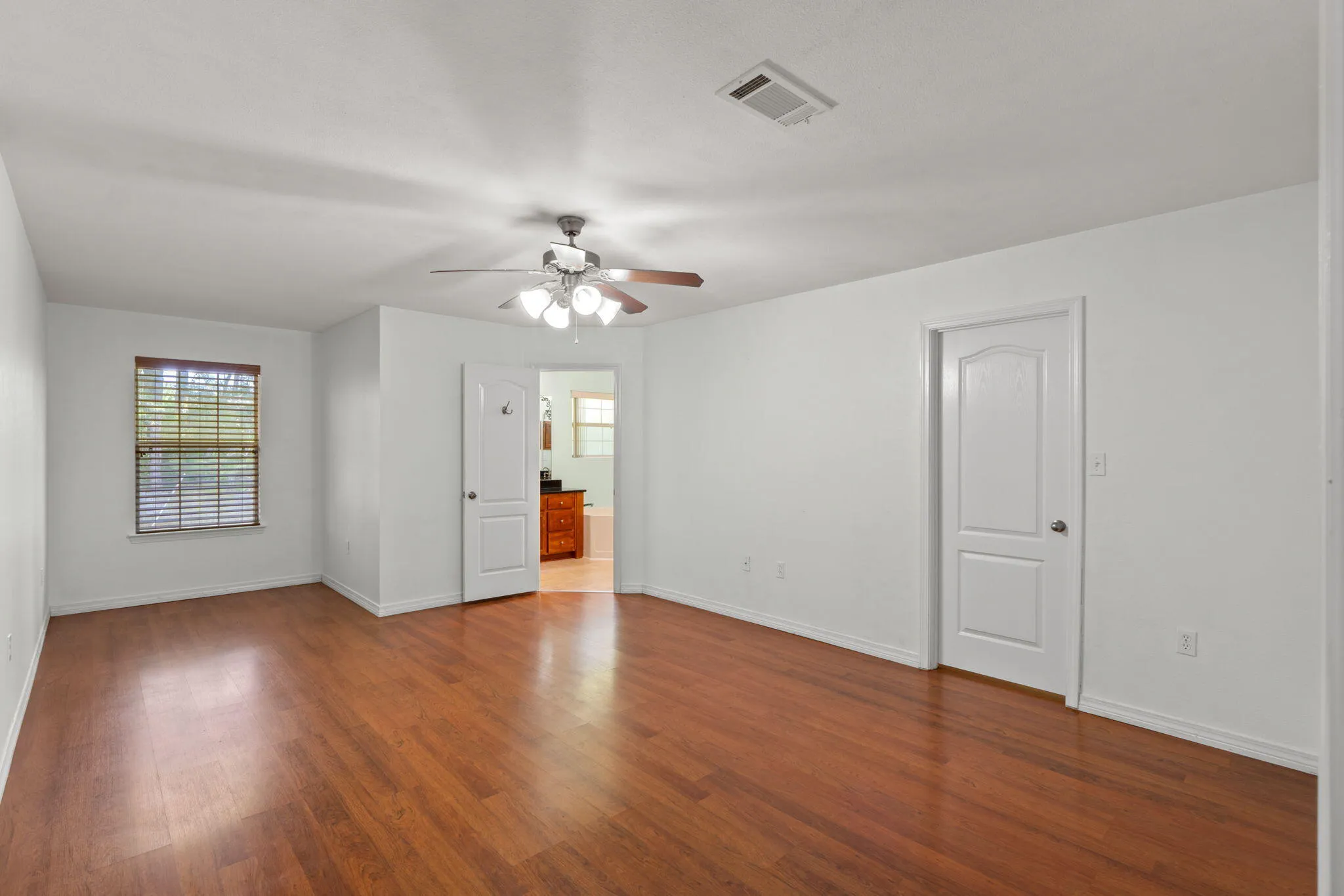 Navarre, Florida 32566, United States, 5 Bedrooms Bedrooms, ,3 BathroomsBathrooms,Residential,Active,199723