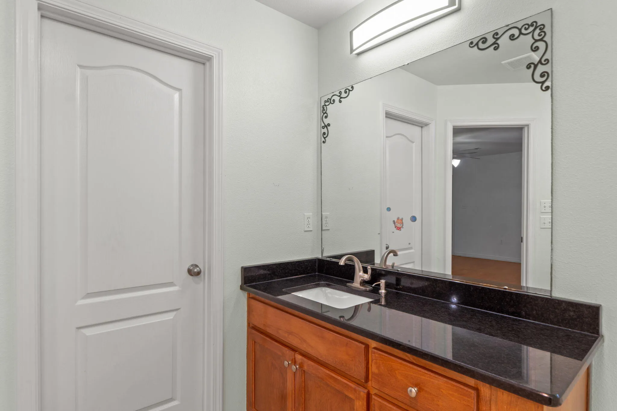 Navarre, Florida 32566, United States, 5 Bedrooms Bedrooms, ,3 BathroomsBathrooms,Residential,Active,199723