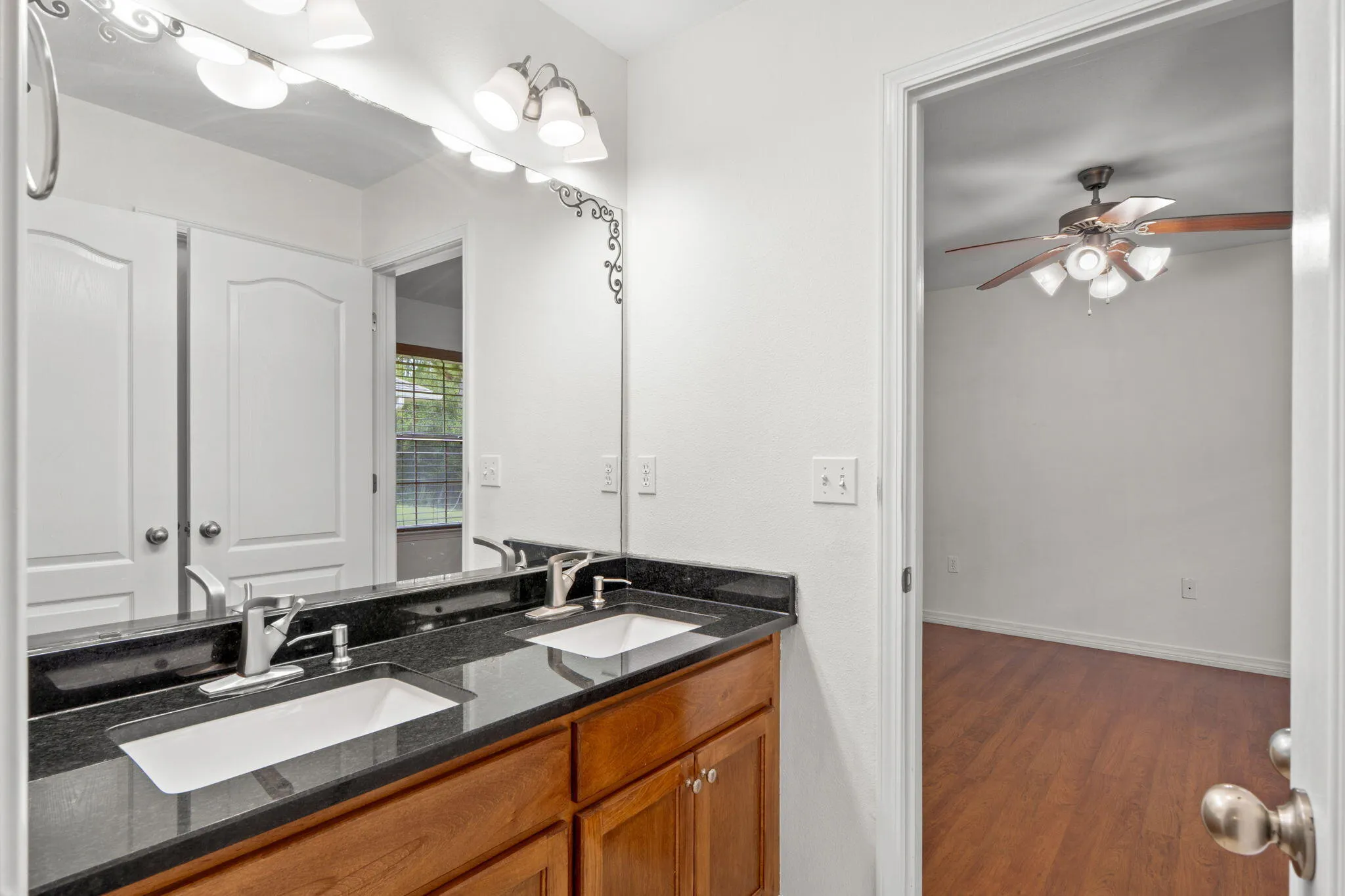 Navarre, Florida 32566, United States, 5 Bedrooms Bedrooms, ,3 BathroomsBathrooms,Residential,Active,199723