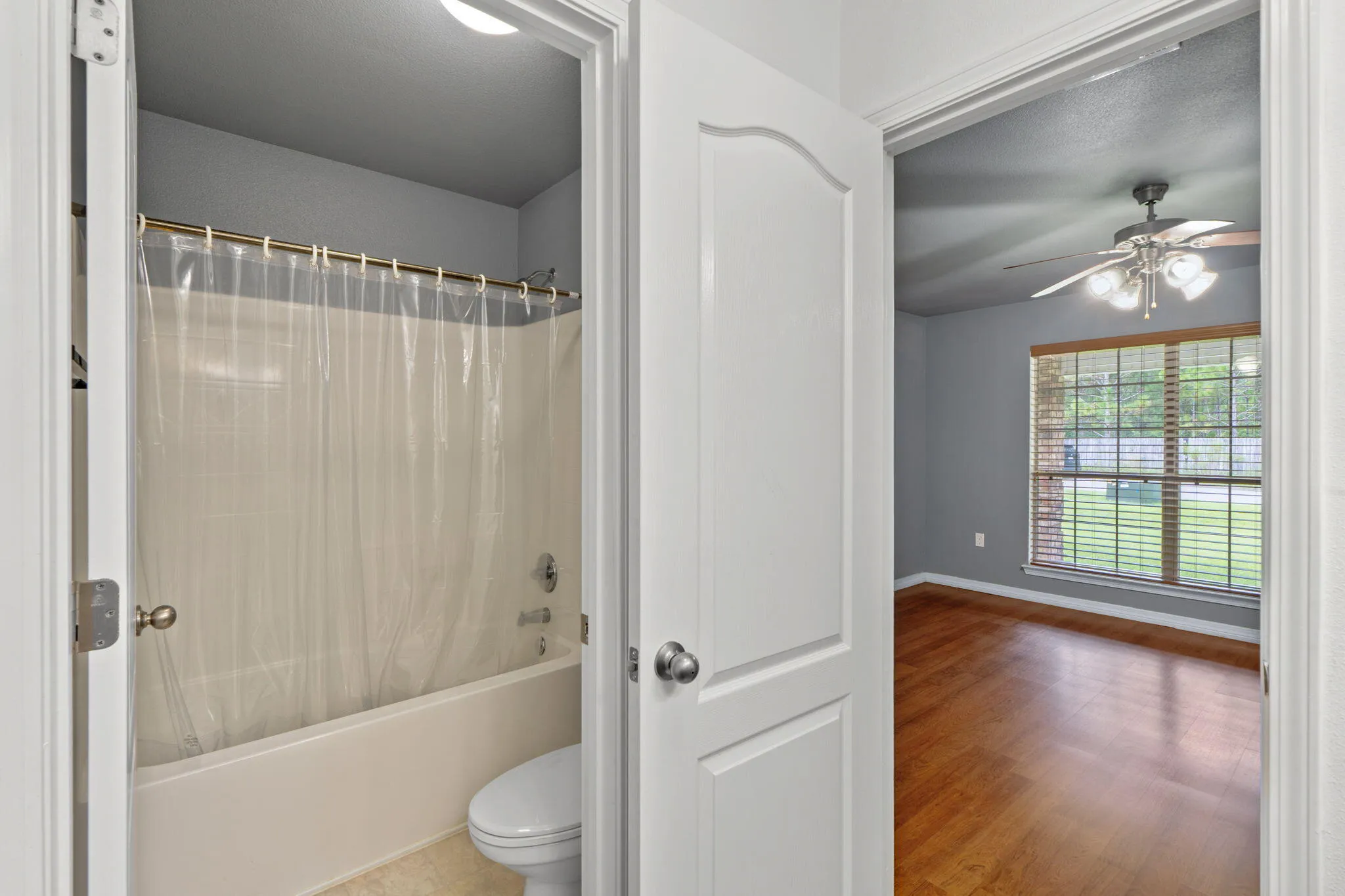 Navarre, Florida 32566, United States, 5 Bedrooms Bedrooms, ,3 BathroomsBathrooms,Residential,Active,199723