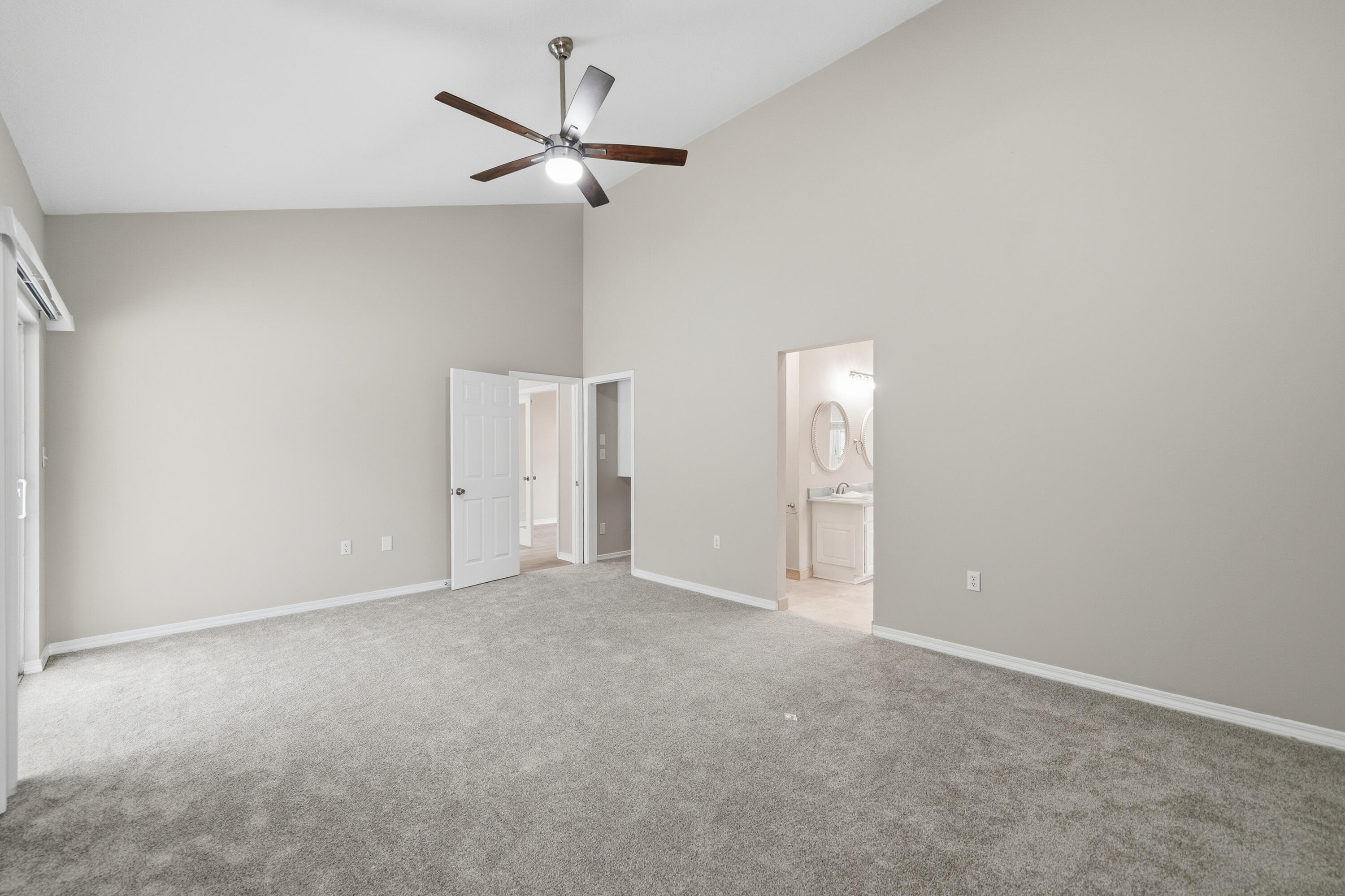 SOUND RETREAT - Residential