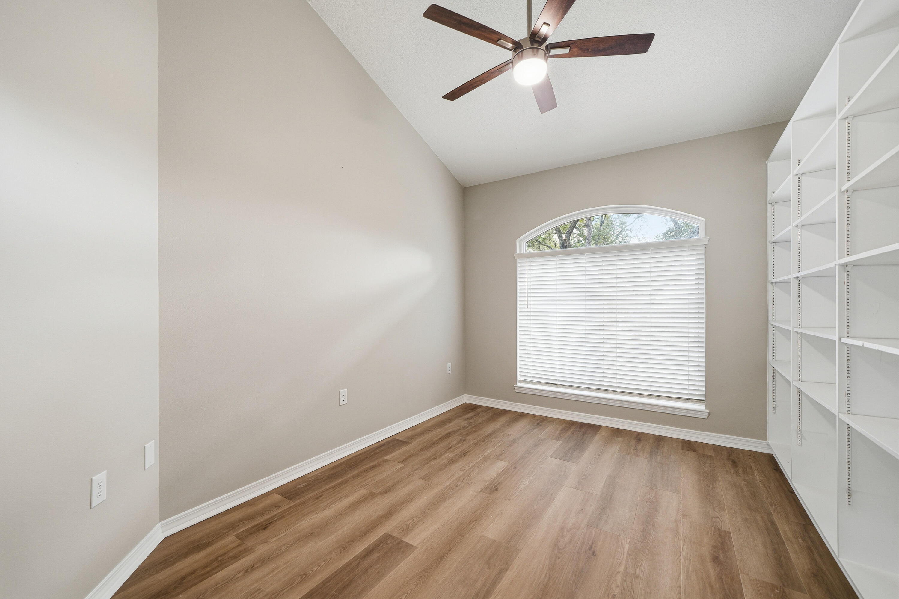 SOUND RETREAT - Residential