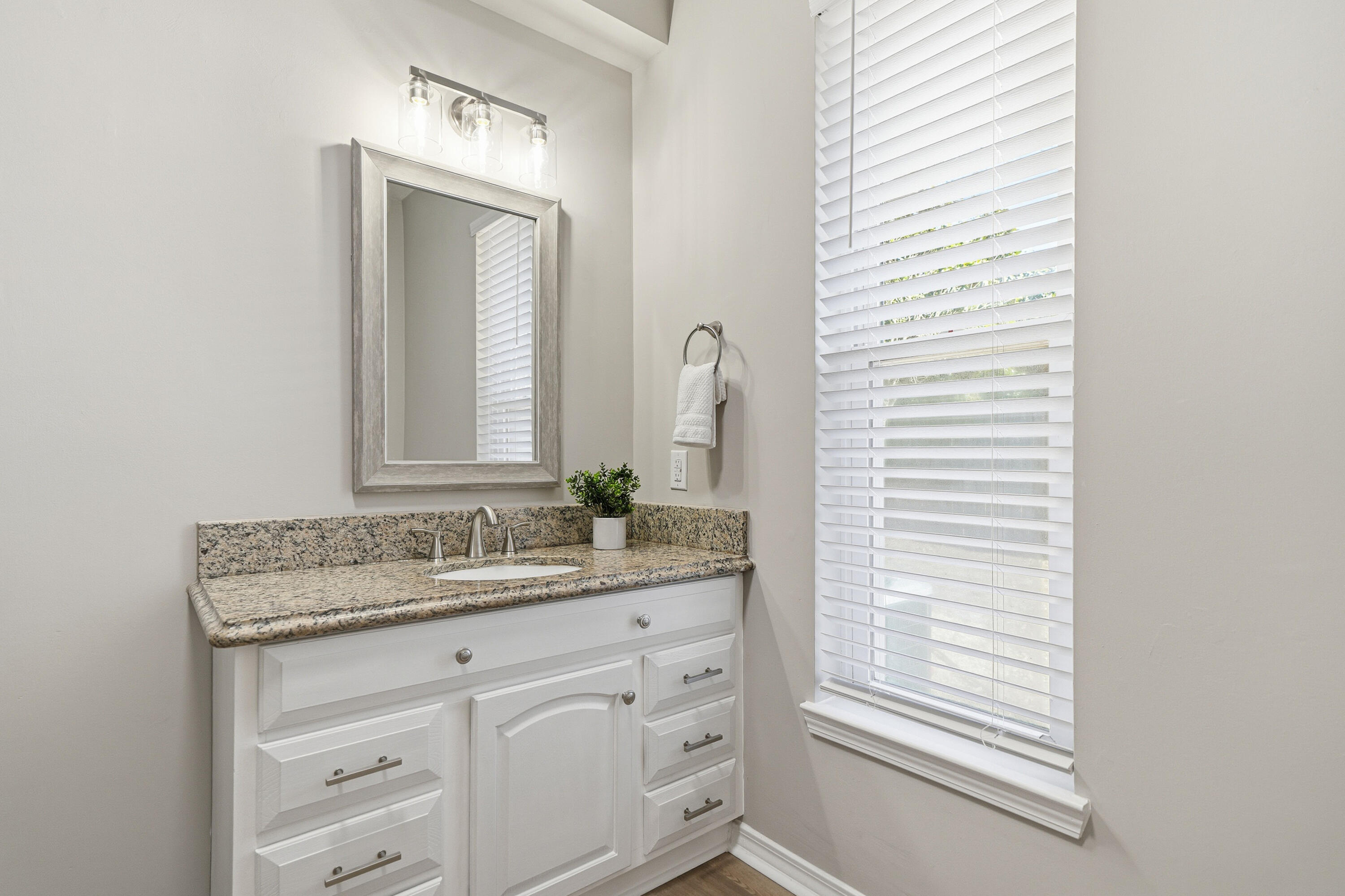 SOUND RETREAT - Residential