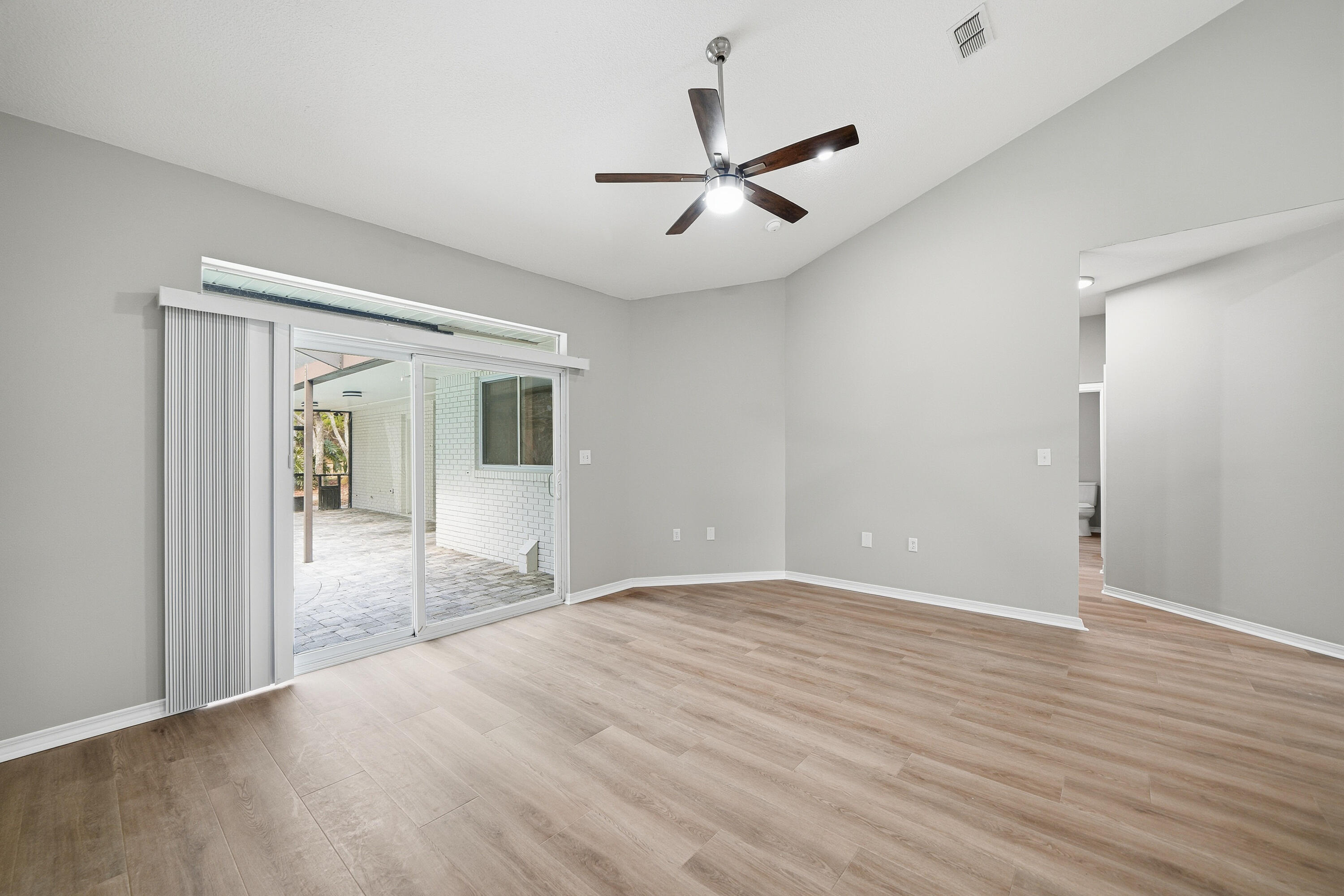 SOUND RETREAT - Residential