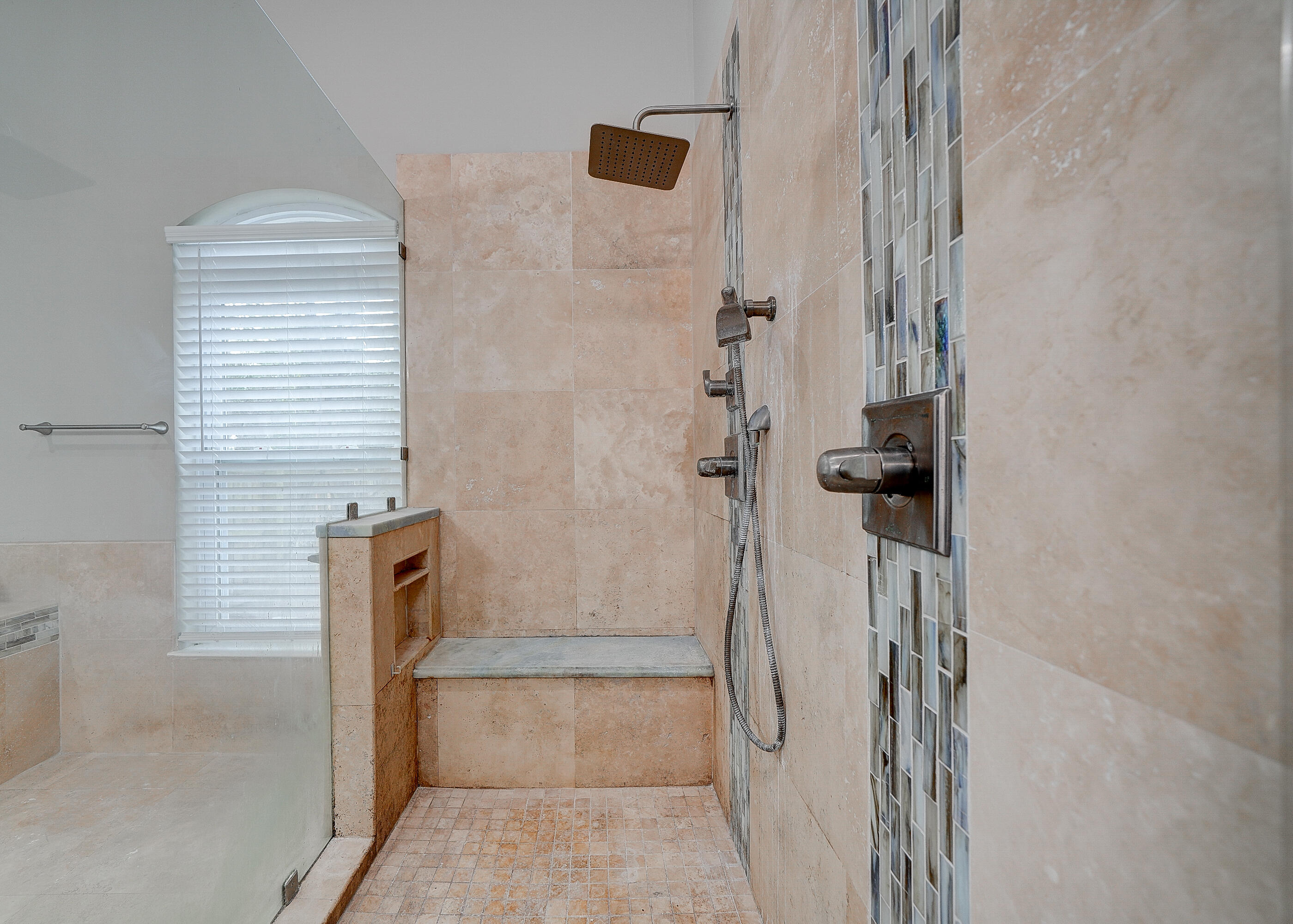 SOUND RETREAT - Residential