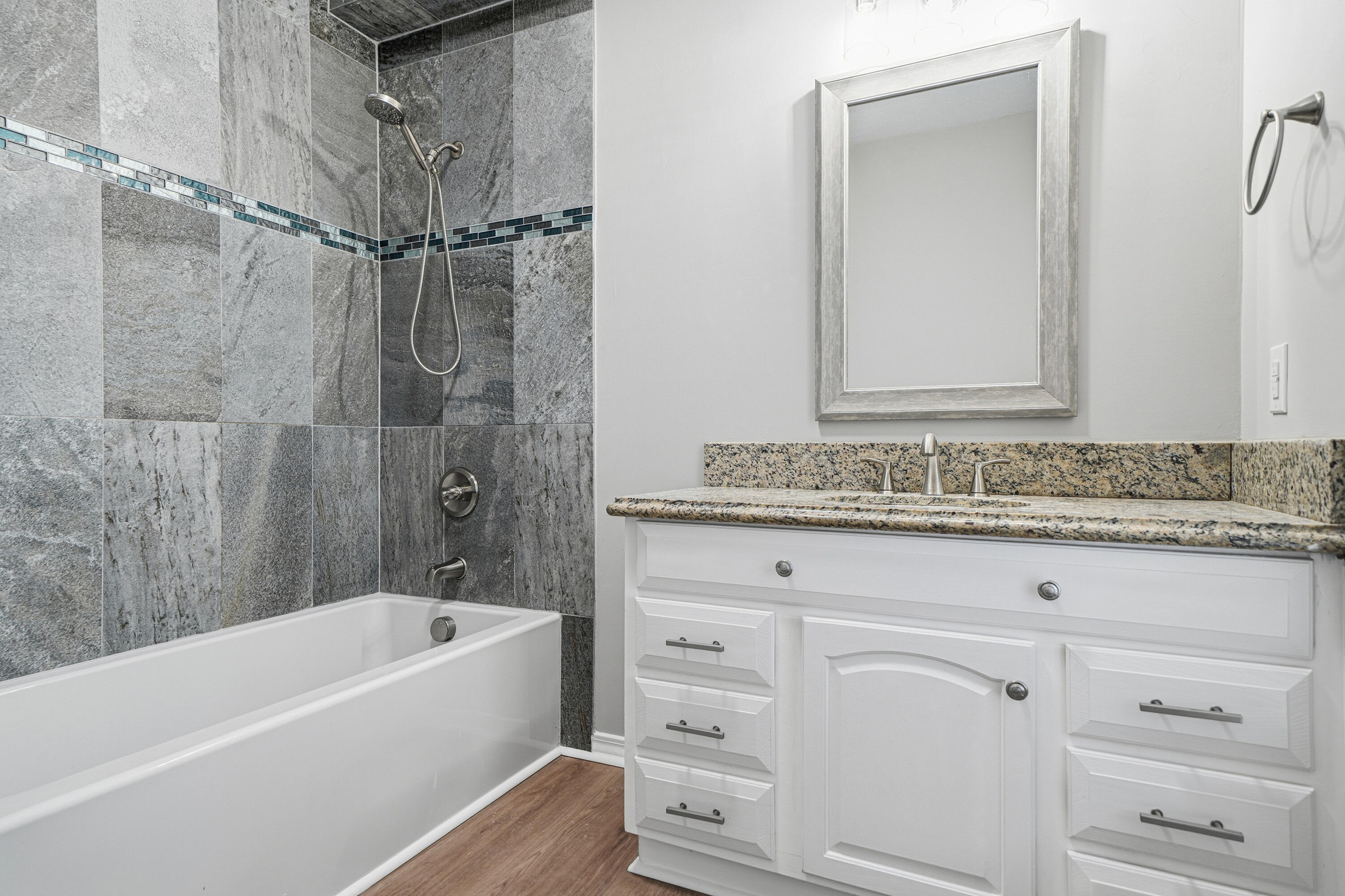 SOUND RETREAT - Residential