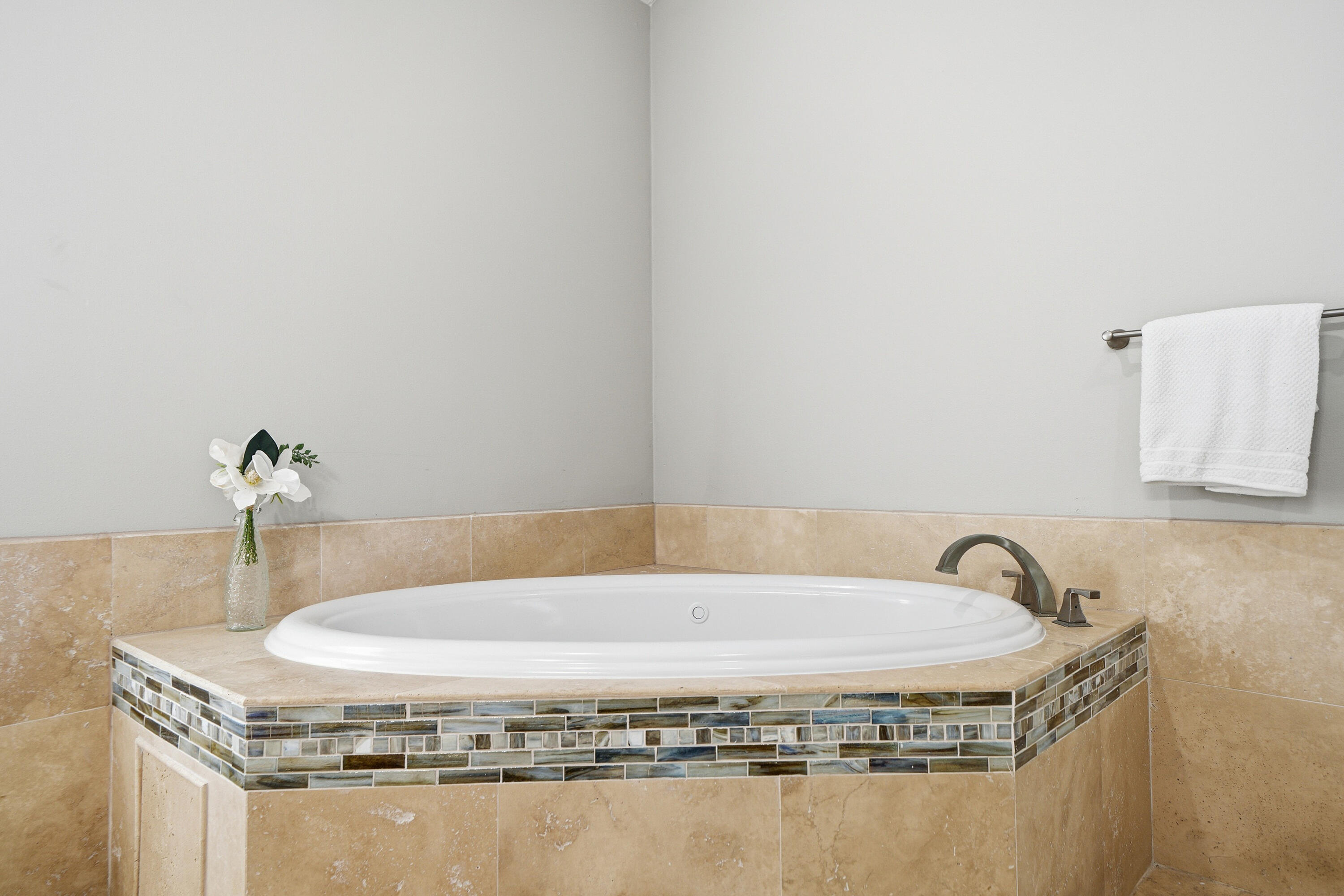 SOUND RETREAT - Residential