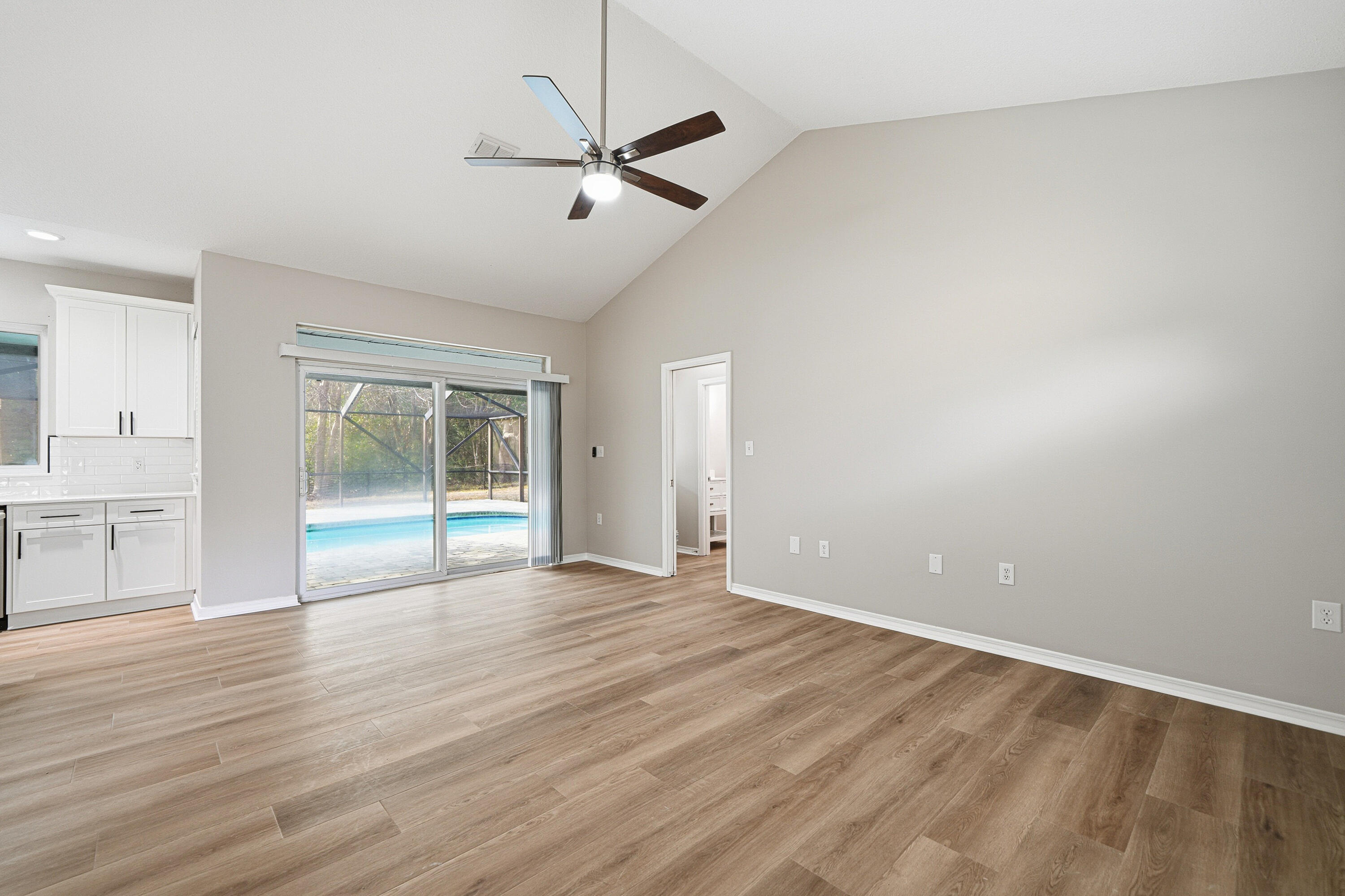 SOUND RETREAT - Residential