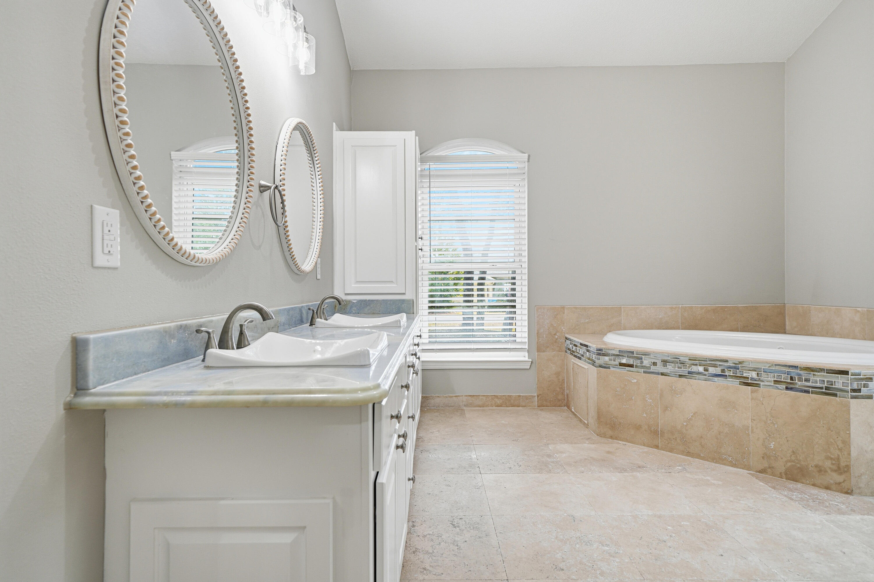 SOUND RETREAT - Residential