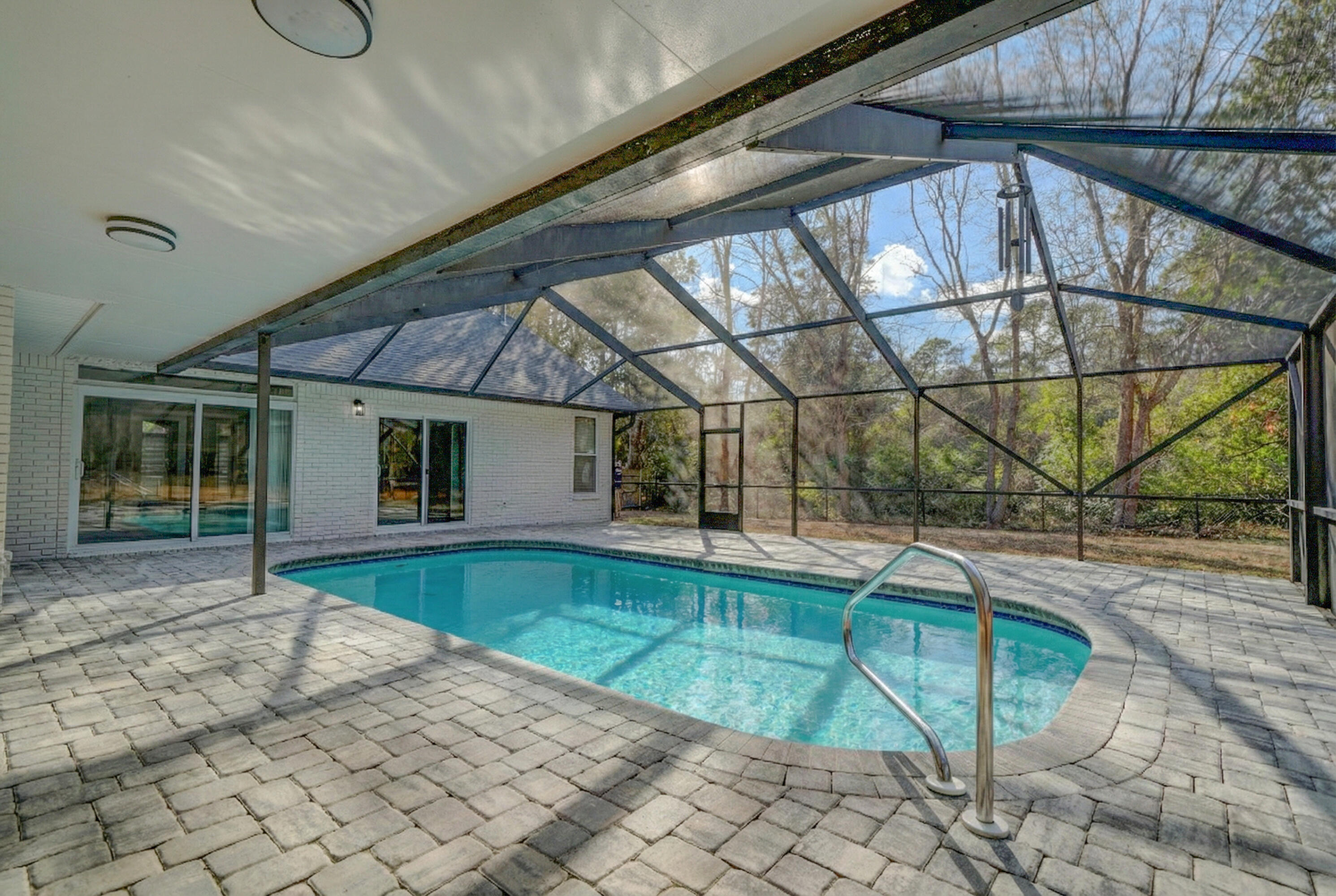 SOUND RETREAT - Residential