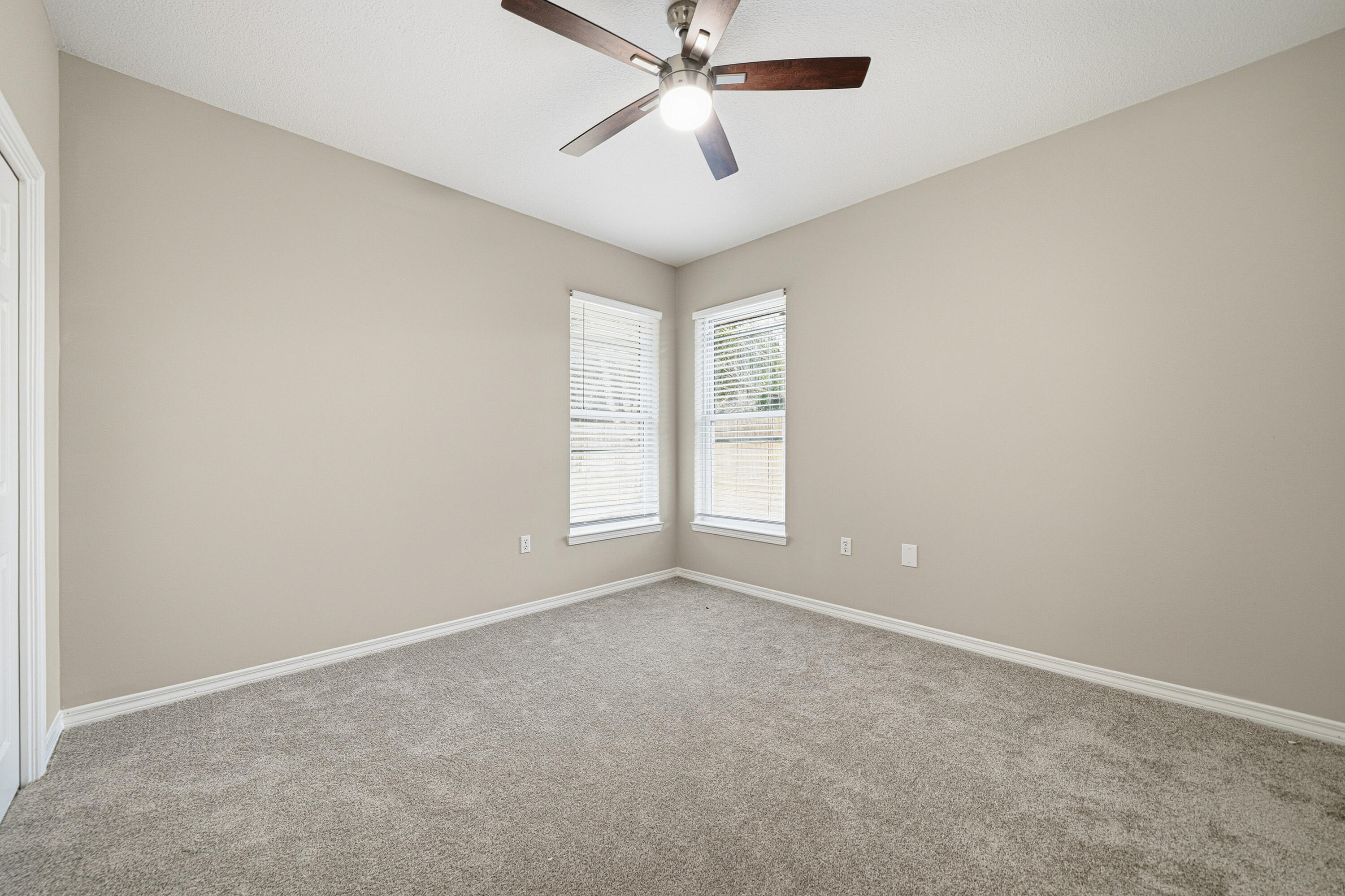 SOUND RETREAT - Residential