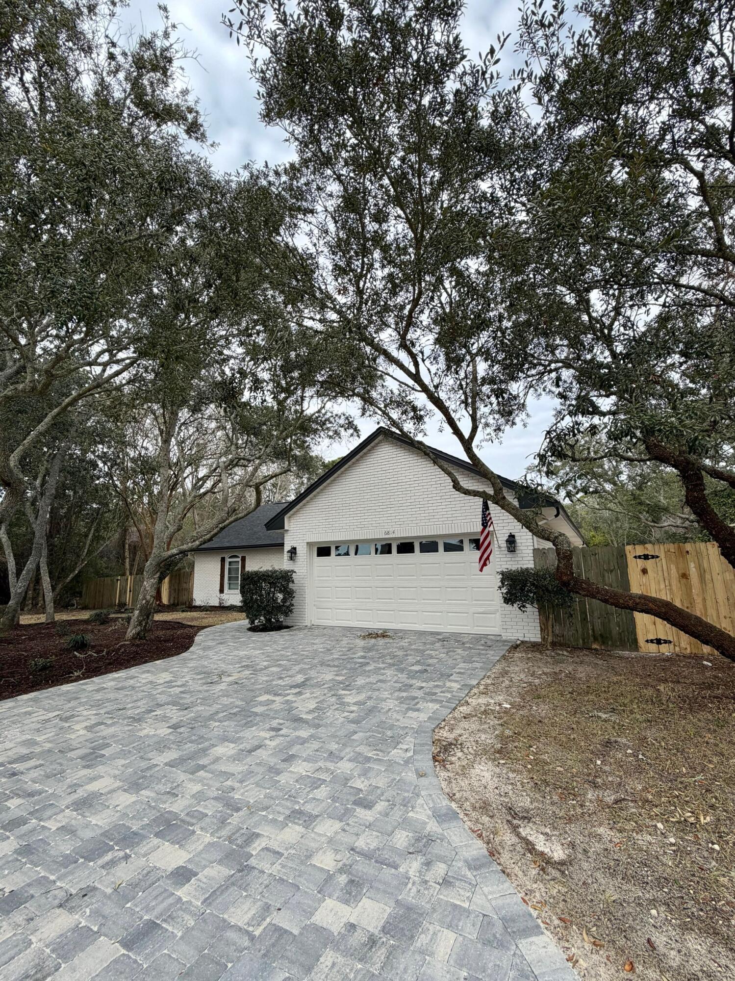 SOUND RETREAT - Residential