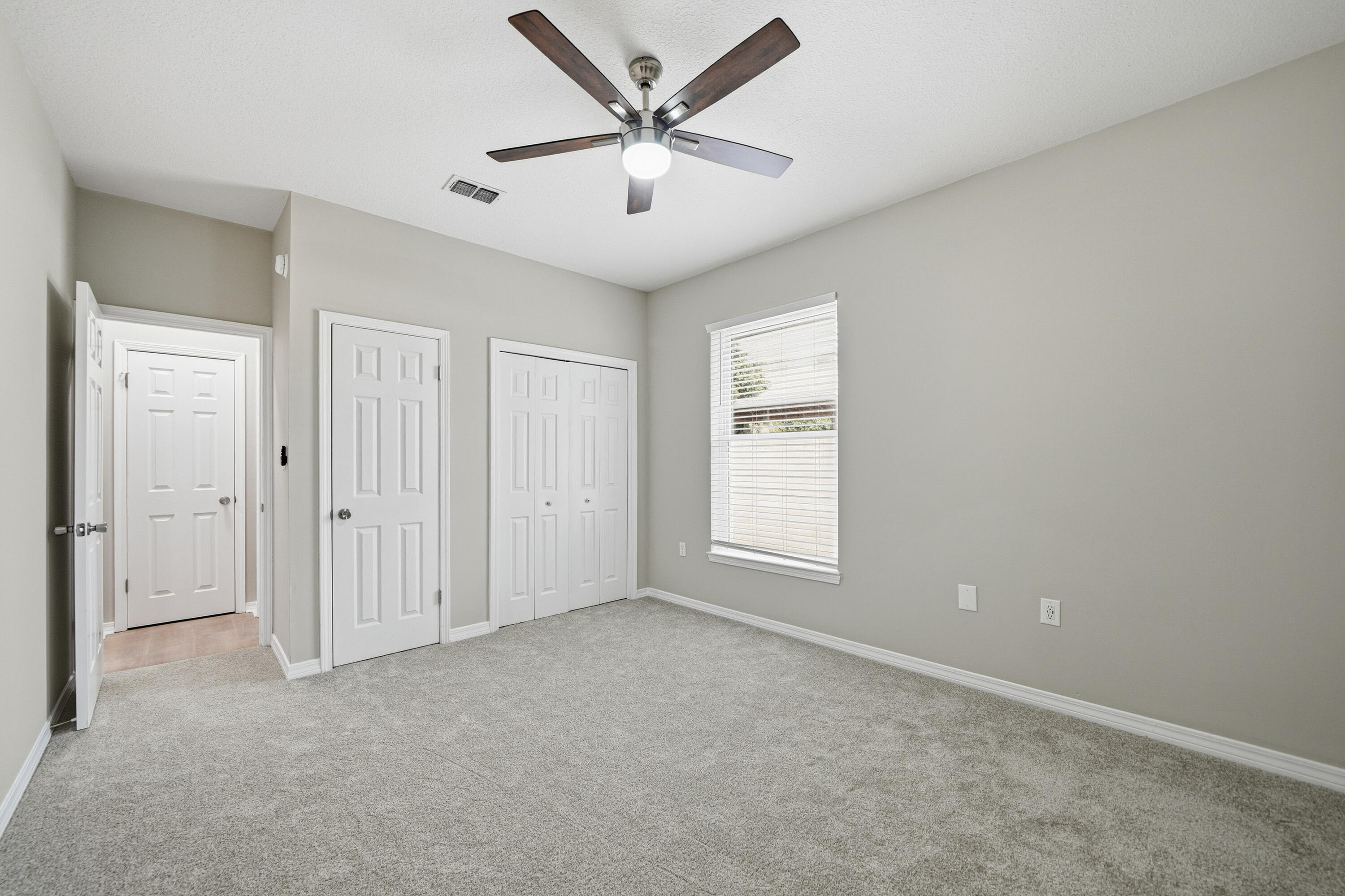 SOUND RETREAT - Residential