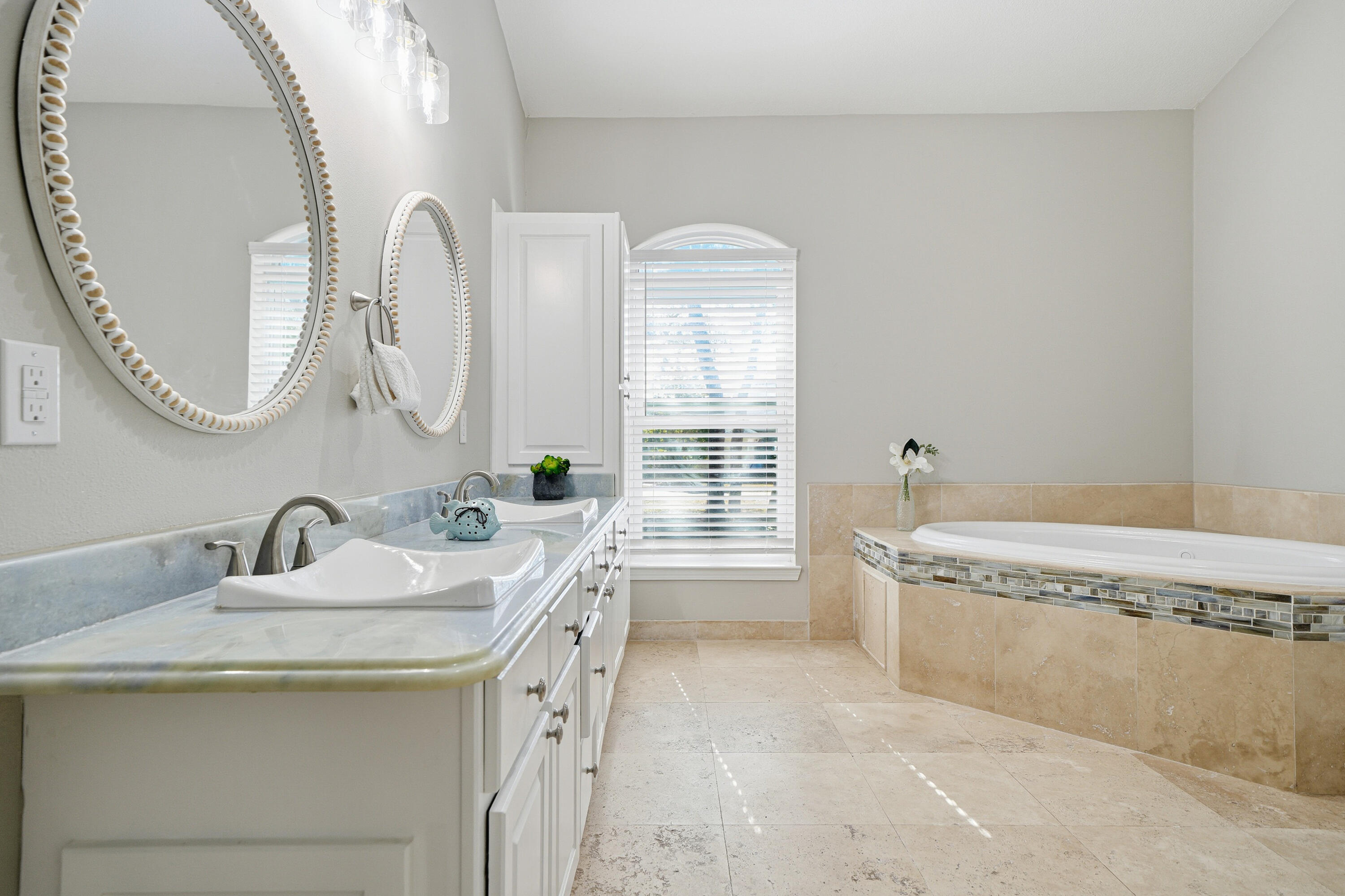 SOUND RETREAT - Residential