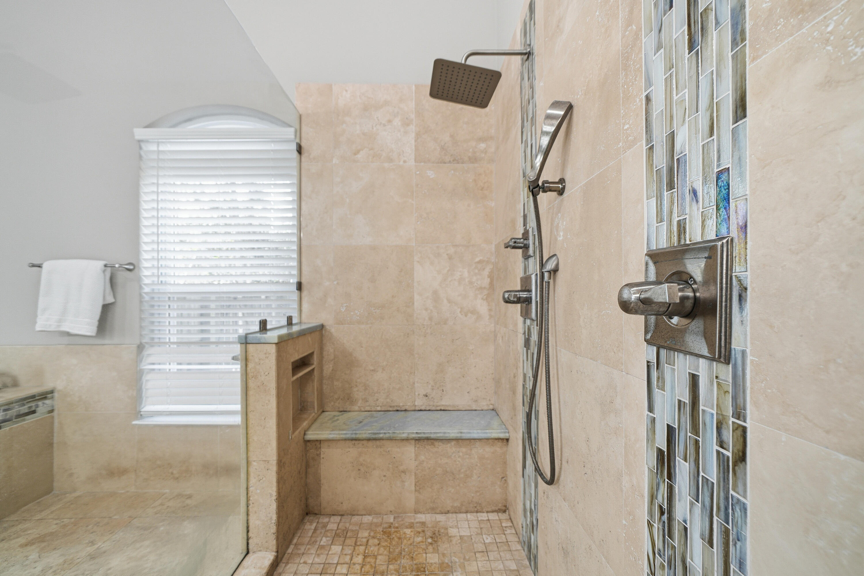 SOUND RETREAT - Residential