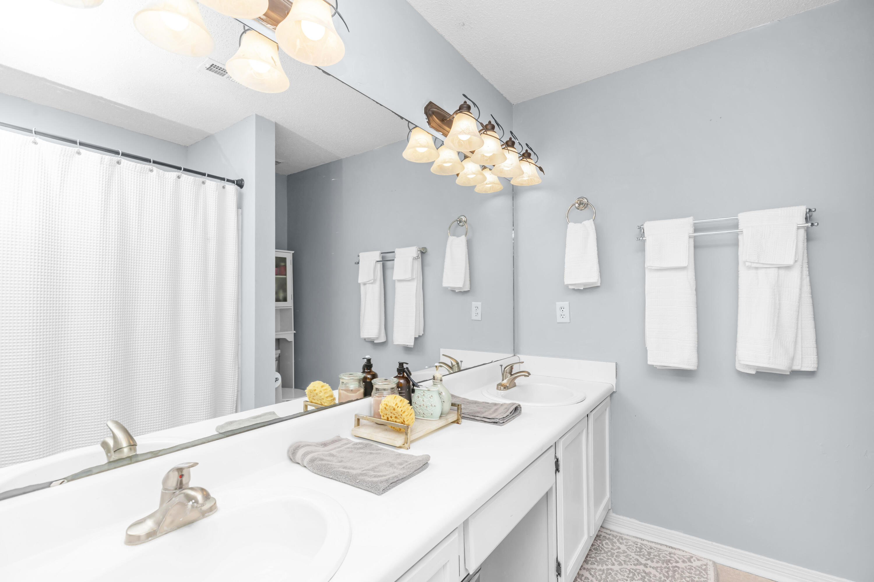 ROANOKE VILLAGE S/D - Residential