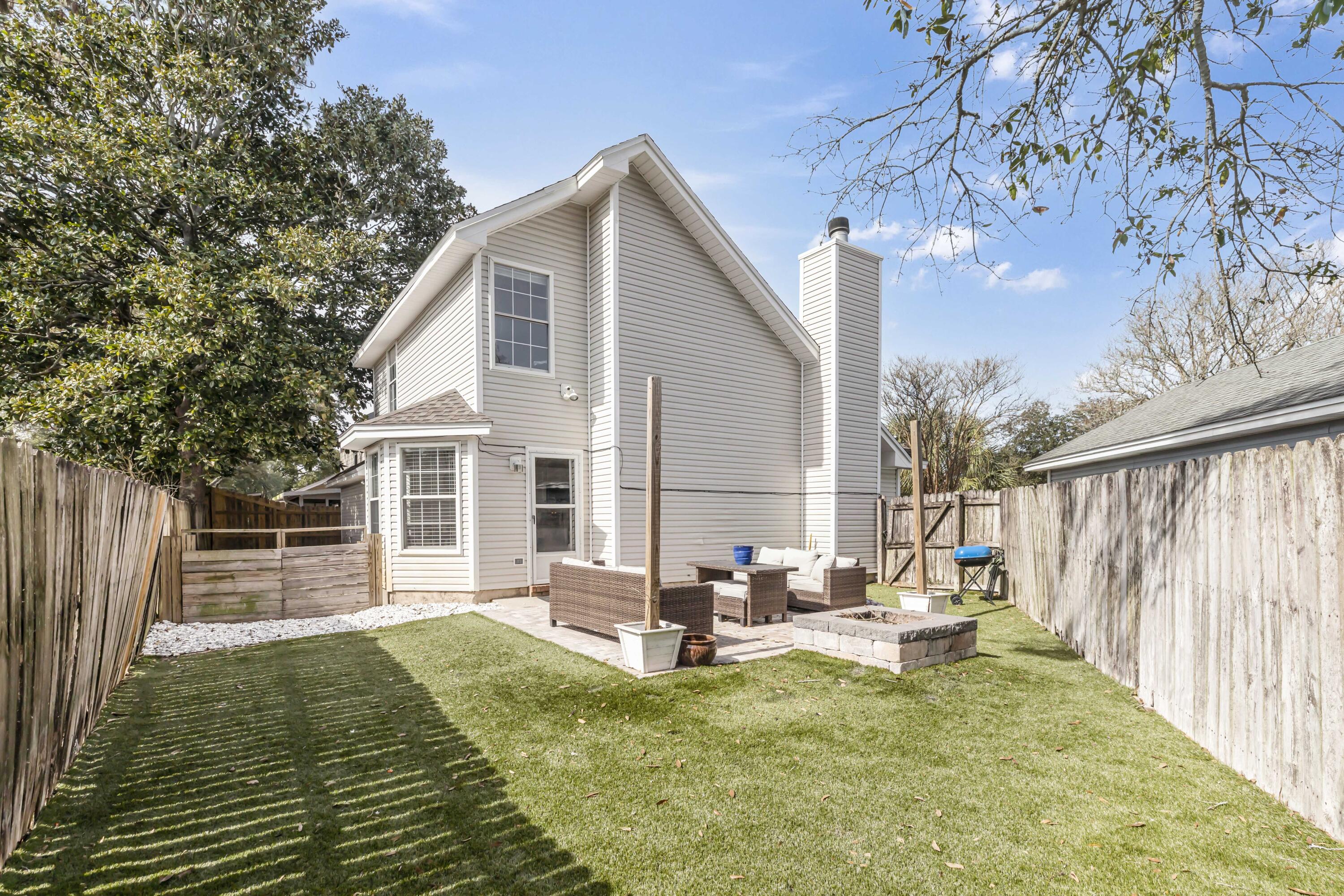 ROANOKE VILLAGE S/D - Residential