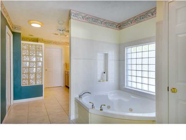 BAY GROVE - Residential