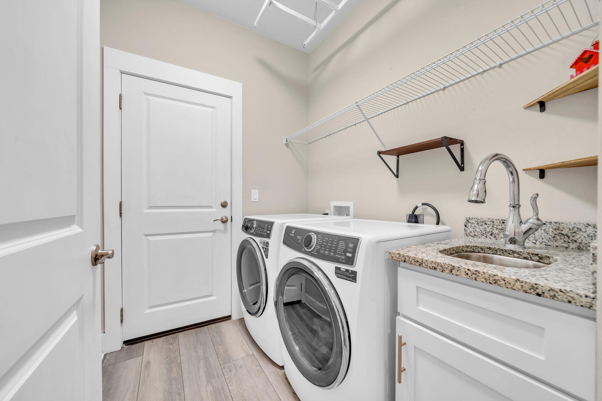 LAGRANGE LANDING - Residential