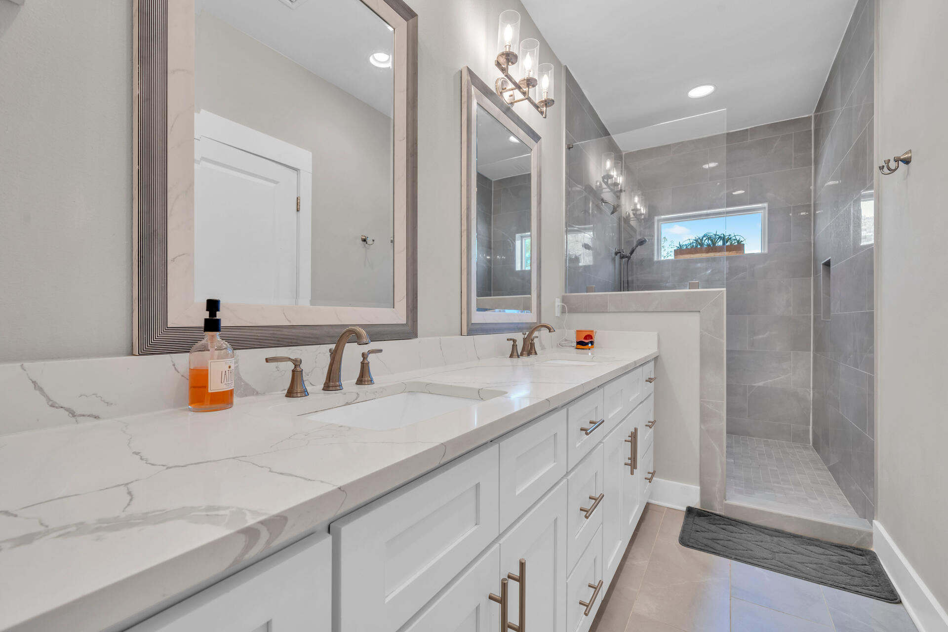 LAGRANGE LANDING - Residential