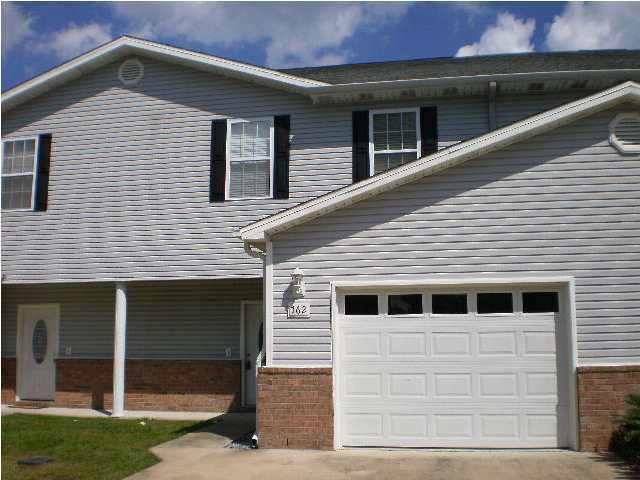 EAGLES NEST - Residential