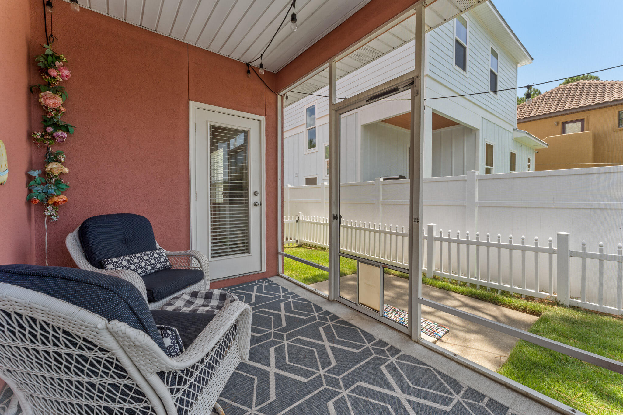 EMERALD WATERS VILLAGE - Residential