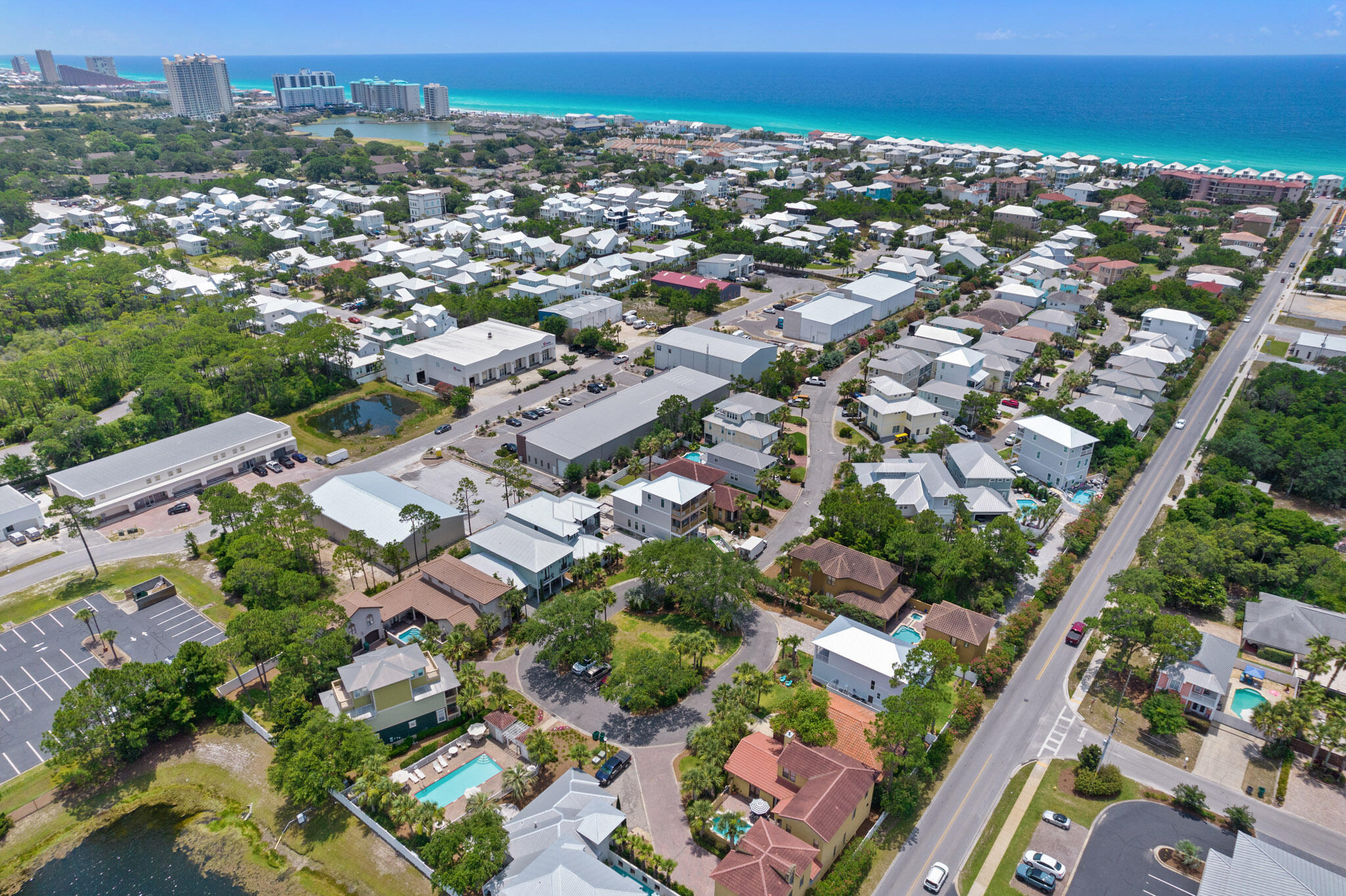 EMERALD WATERS VILLAGE - Residential