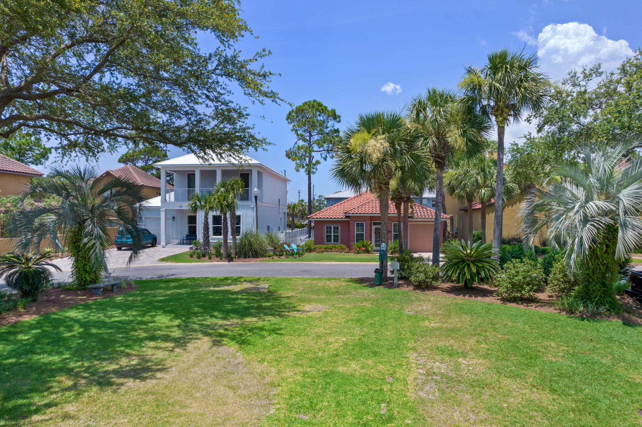 EMERALD WATERS VILLAGE - Residential