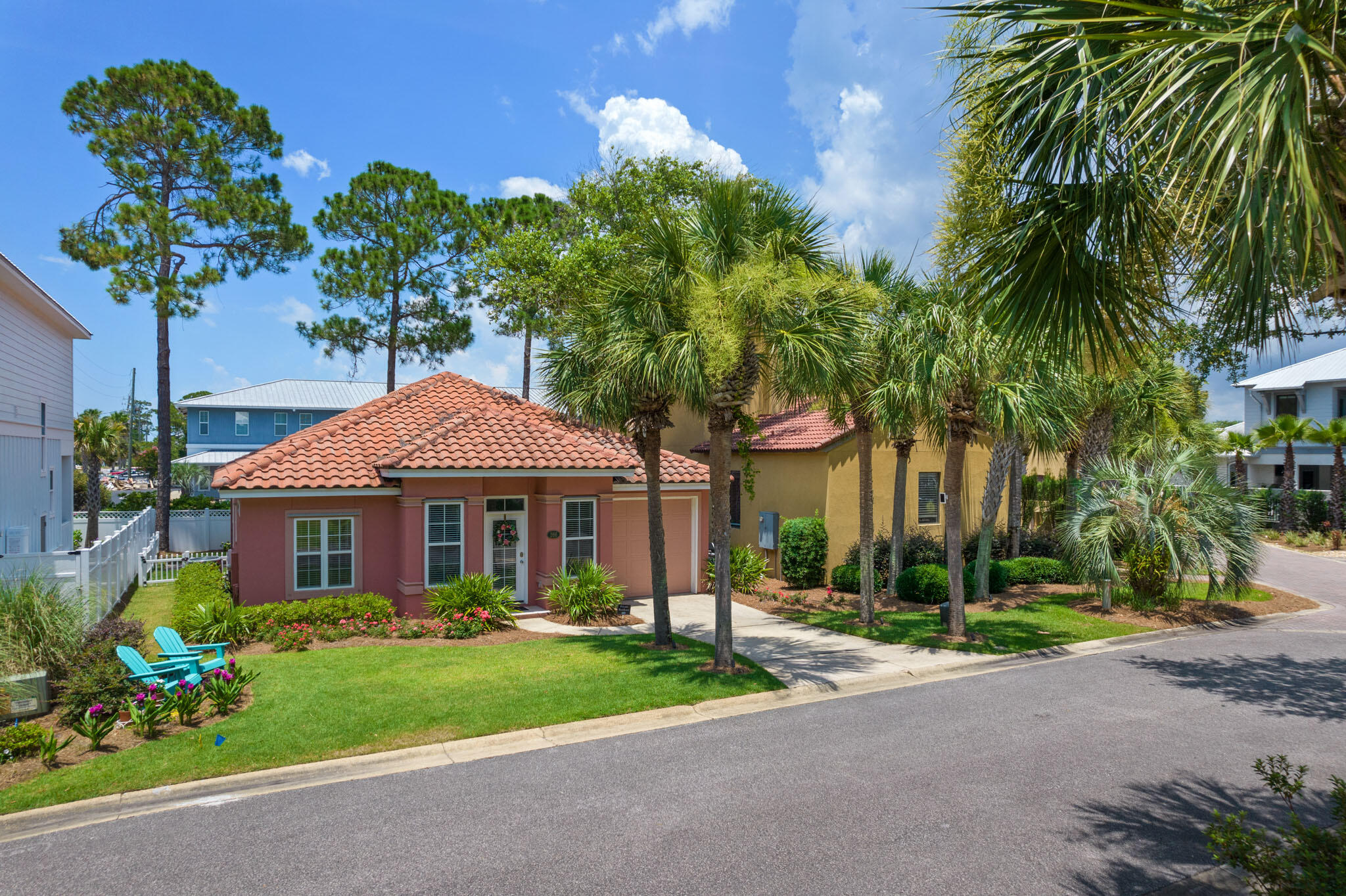 EMERALD WATERS VILLAGE - Residential